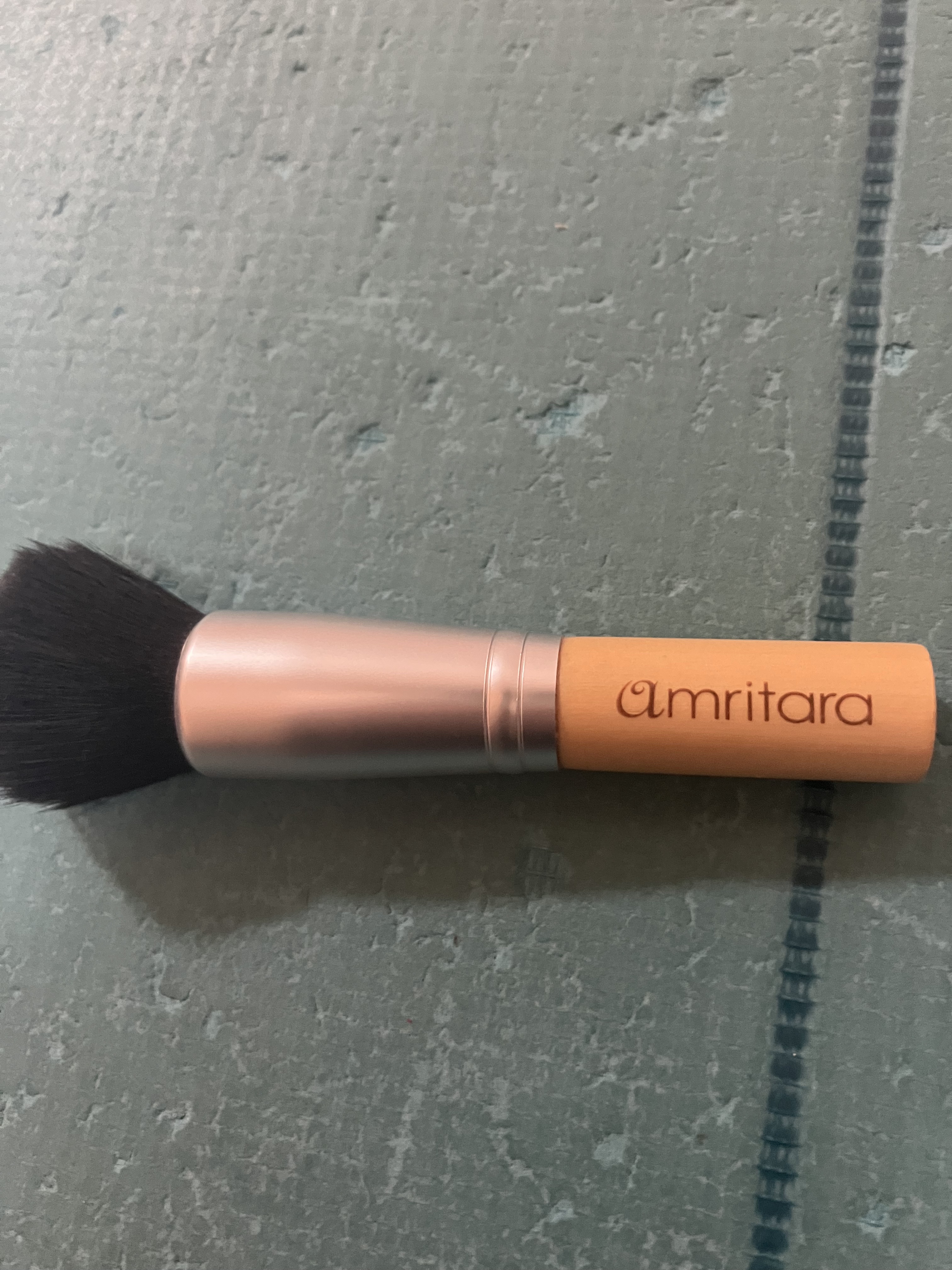 シルキーフェイスブラシ/AMRITARA/メイクブラシを使ったクチコミ（1枚目）