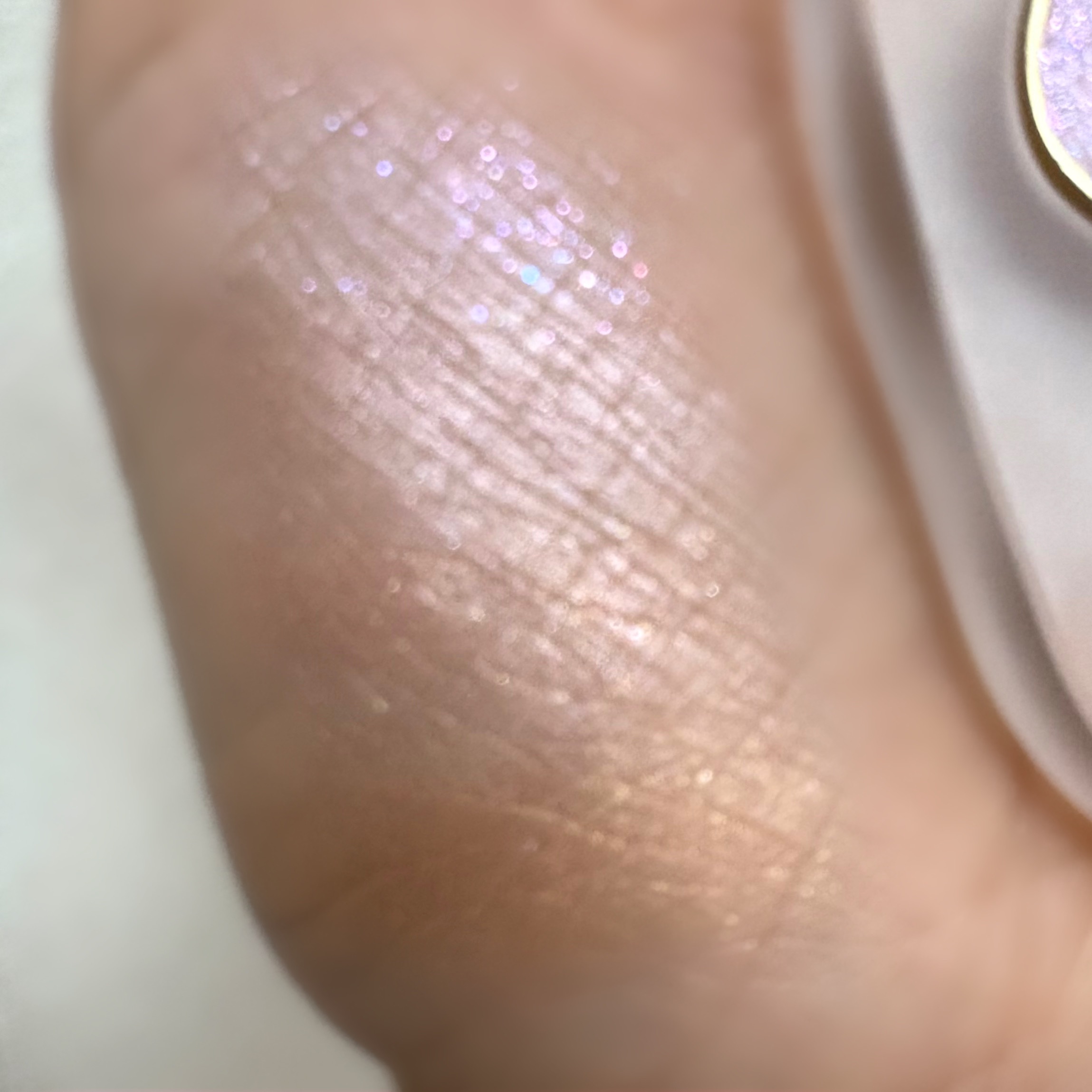 トーン ペタル フロート アイパレット/to/one/アイシャドウパレットを使ったクチコミ（3枚目）