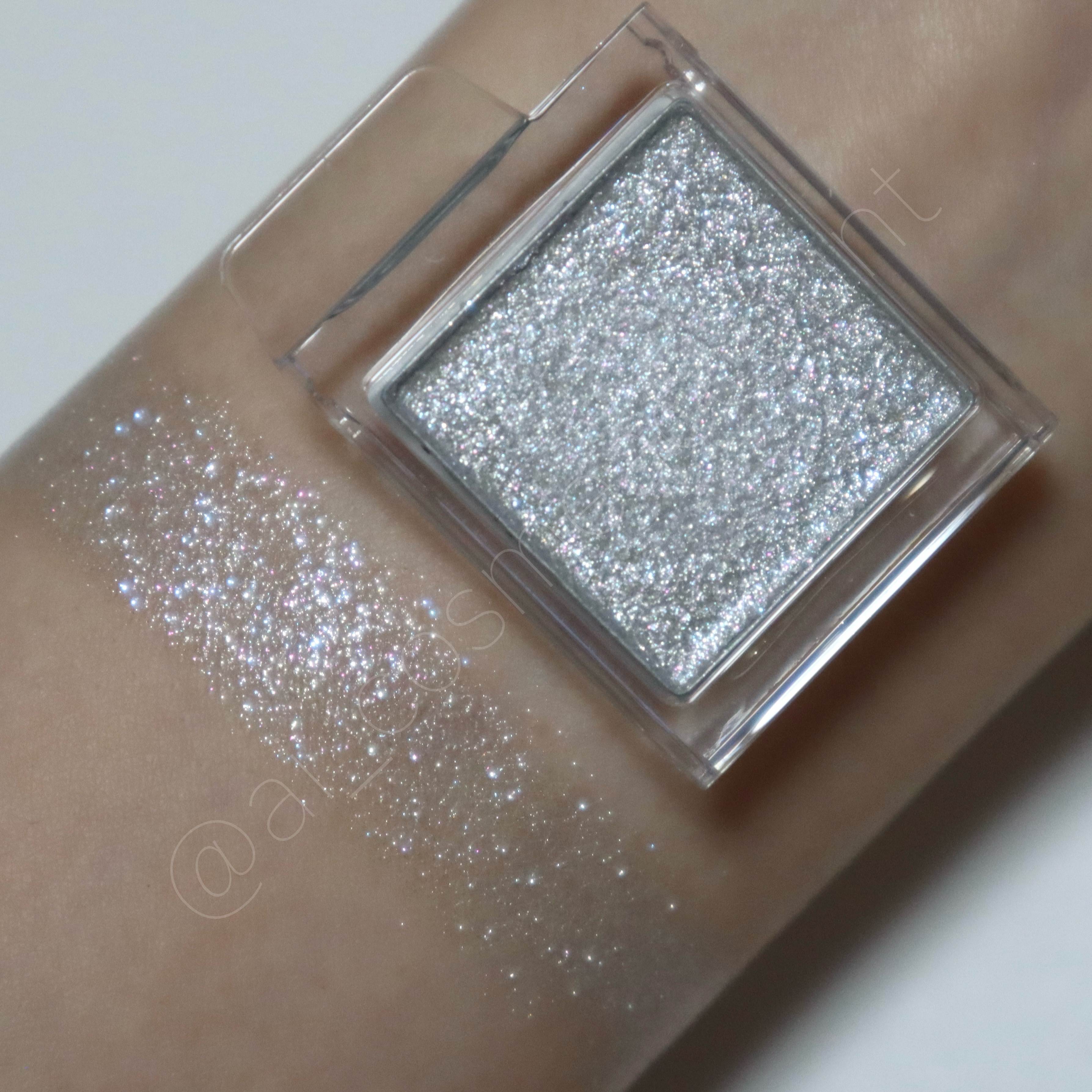 スライドインシングル/rom&nd/単色アイシャドウを使ったクチコミ（3枚目）