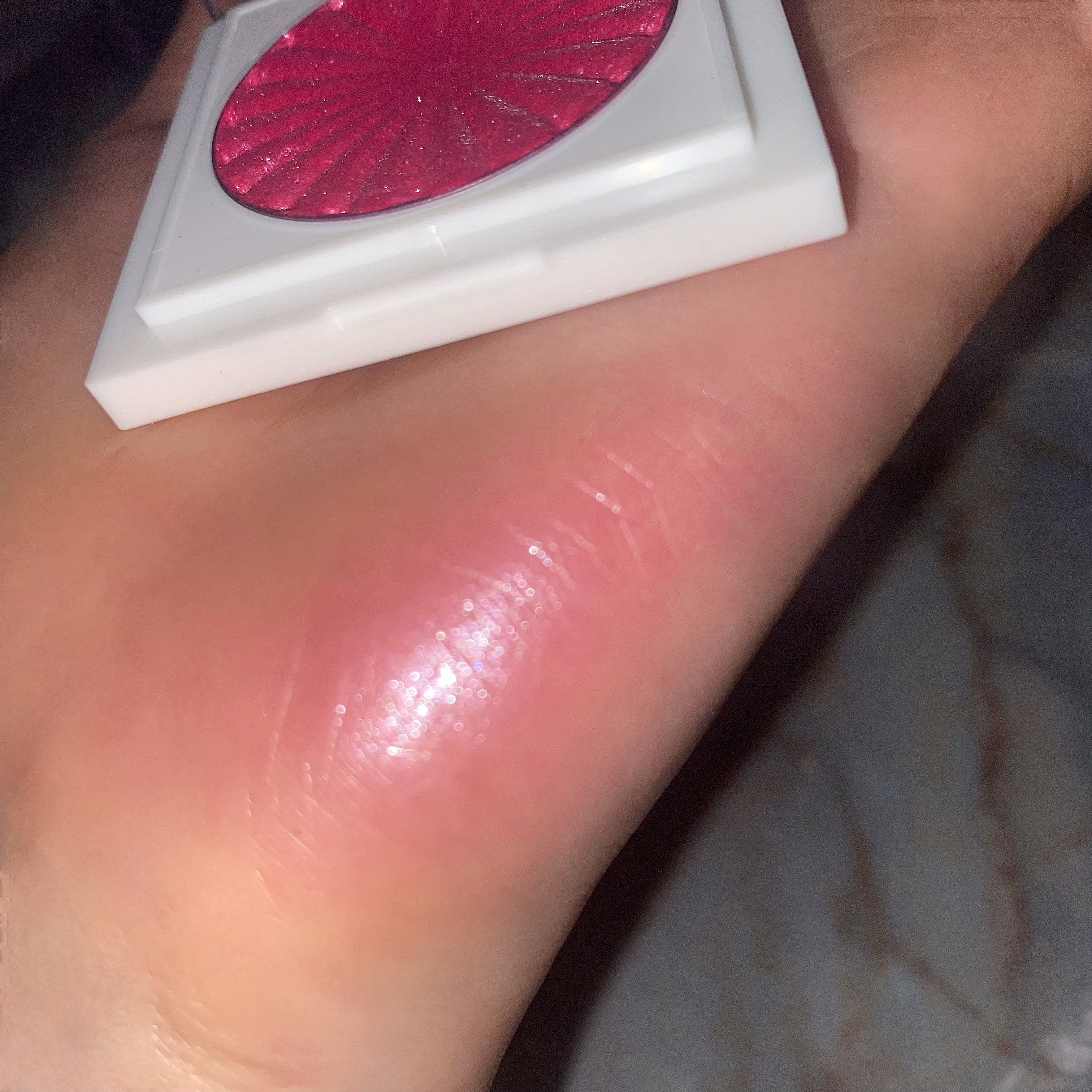 sparklights Topper/Ofra Cosmetics/パウダーハイライトを使ったクチコミ（2枚目）