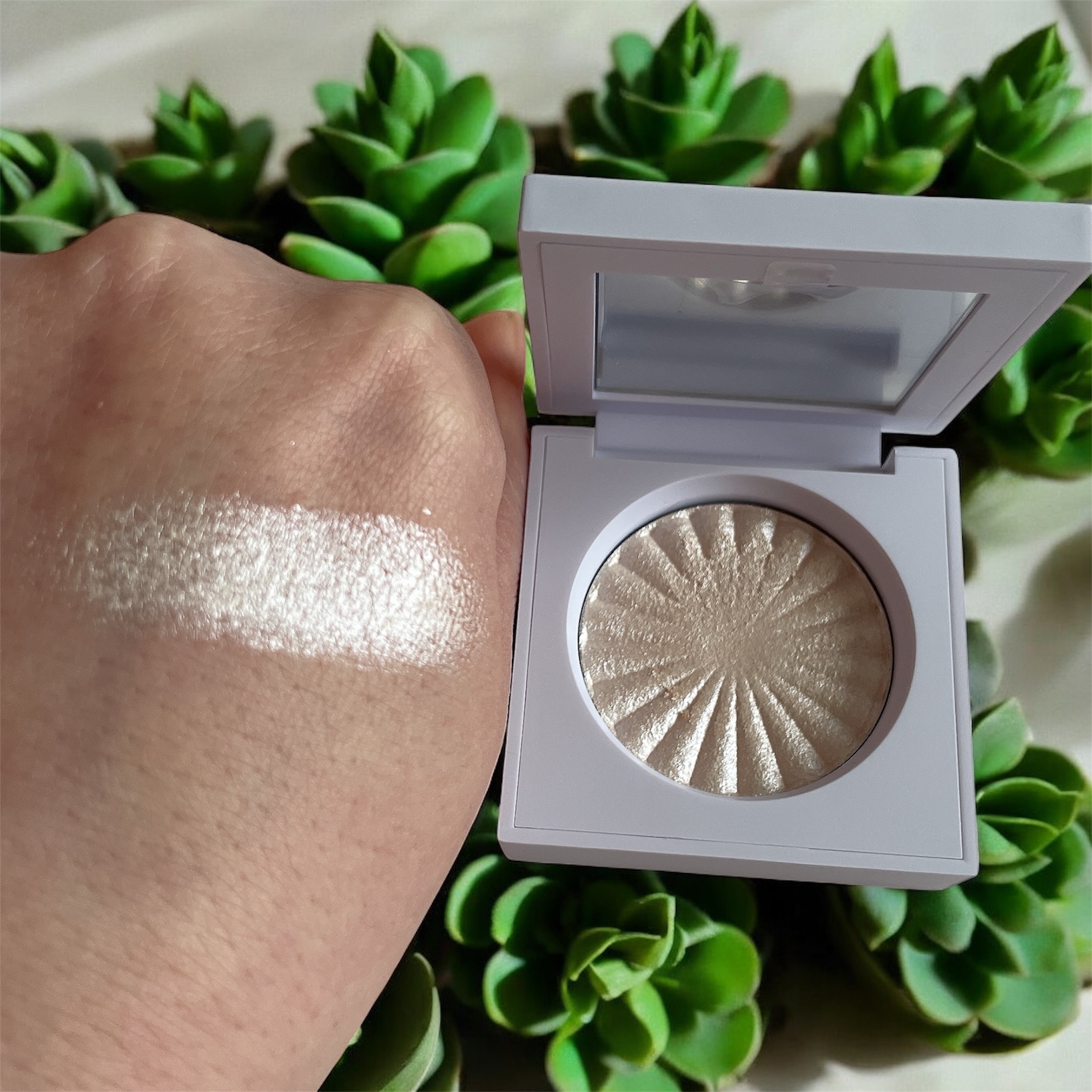 OFRA mini Highlighter/Ofra Cosmetics/パウダーハイライトを使ったクチコミ（3枚目）