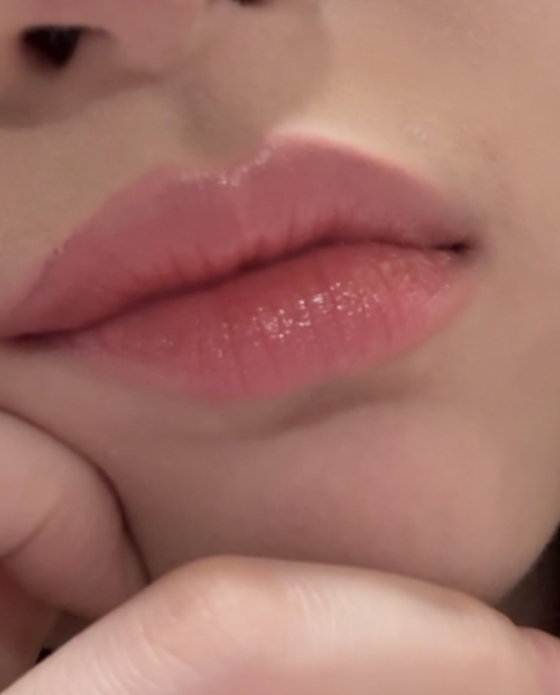 フィー 3Dボリューミンググロス B09 ライチ 70％/fwee/リップグロスを使ったクチコミ（1枚目）