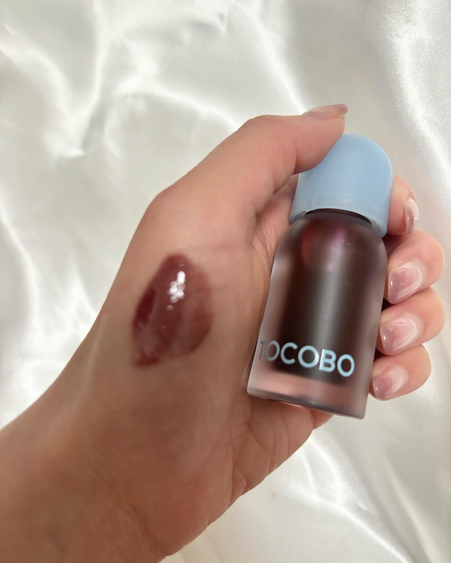 ジューシーベリープランピングリップオイル/TOCOBO/リップグロスを使ったクチコミ（3枚目）