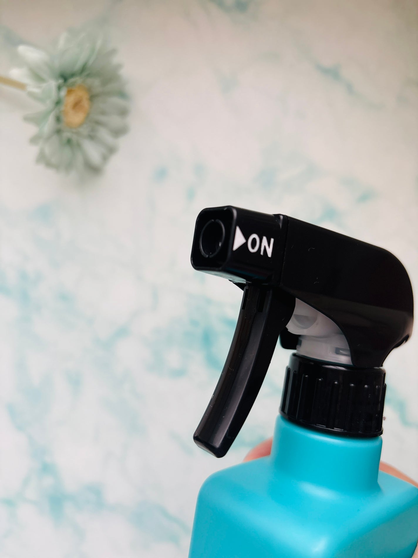 ファブリックミスト エレガントブルーフラワーの香り/MELLOW CHARM/ファブリックミストを使ったクチコミ(3枚目)