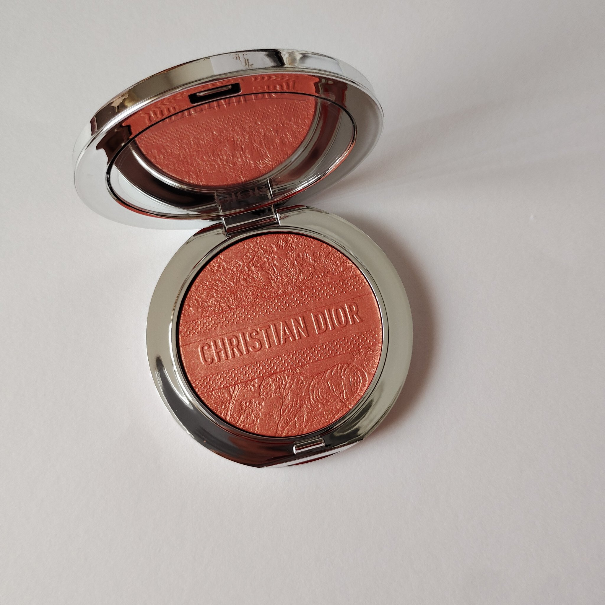 ディオールスキン フォーエヴァー グロウ ルミナイザー（サマー コレクション 2025 限定品） 004 コーラル グロウ/Dior/ハイライトを使ったクチコミ（1枚目）