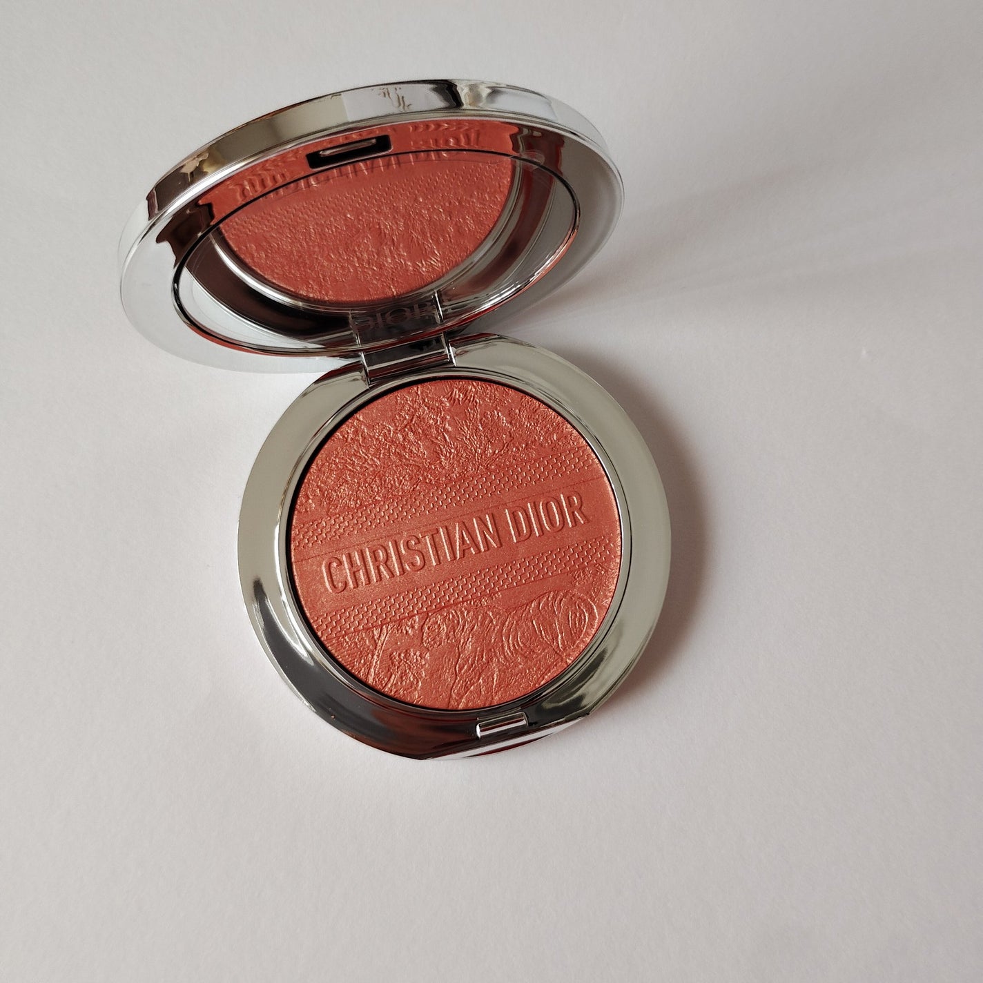 ディオールスキン フォーエヴァー グロウ ルミナイザー(サマー コレクション 2025 限定品)/Dior/ハイライトを使ったクチコミ(1枚目)