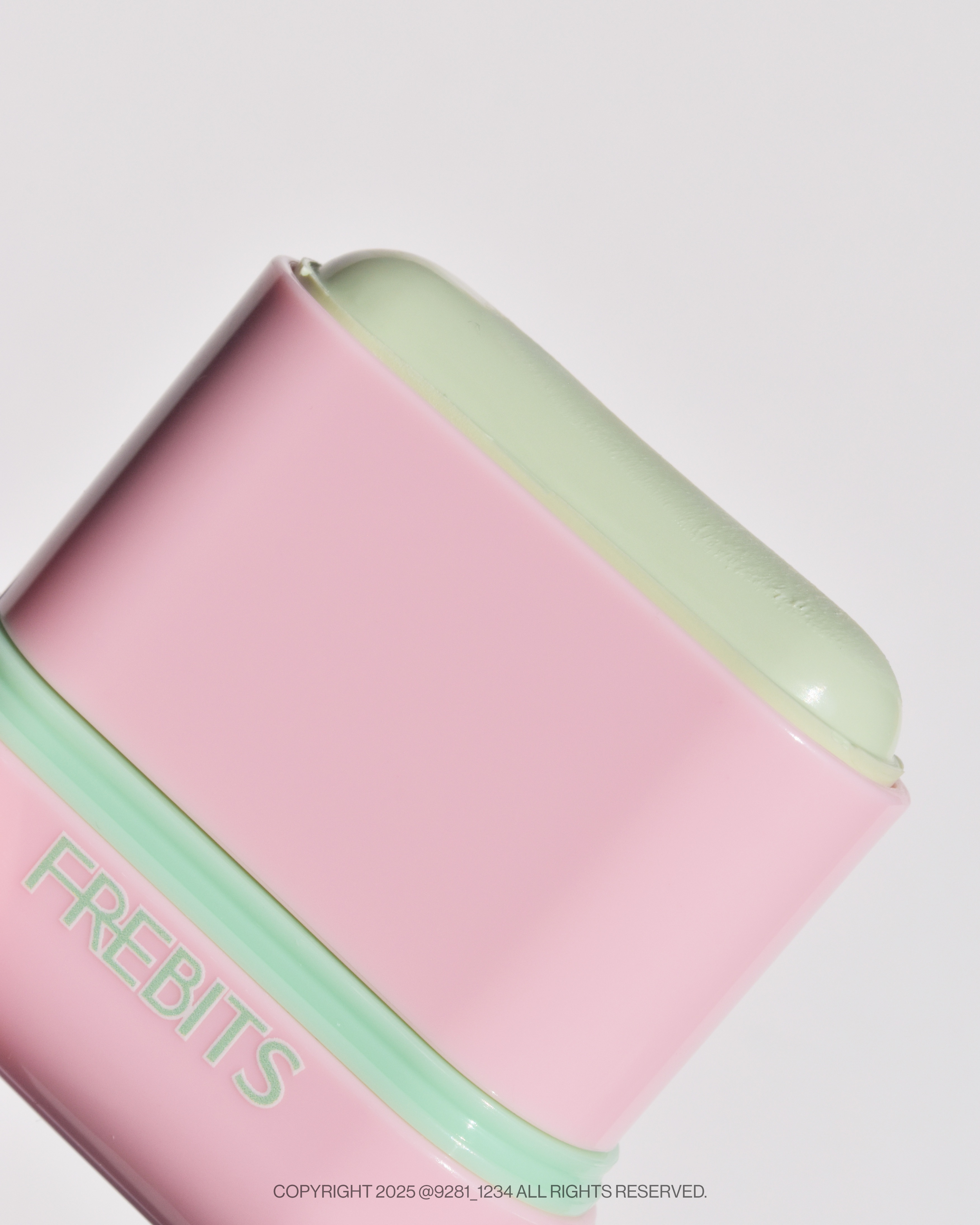 サンフィニッシングスティック クリアグリーン /frebits/日焼け止めスティックを使ったクチコミ（2枚目）