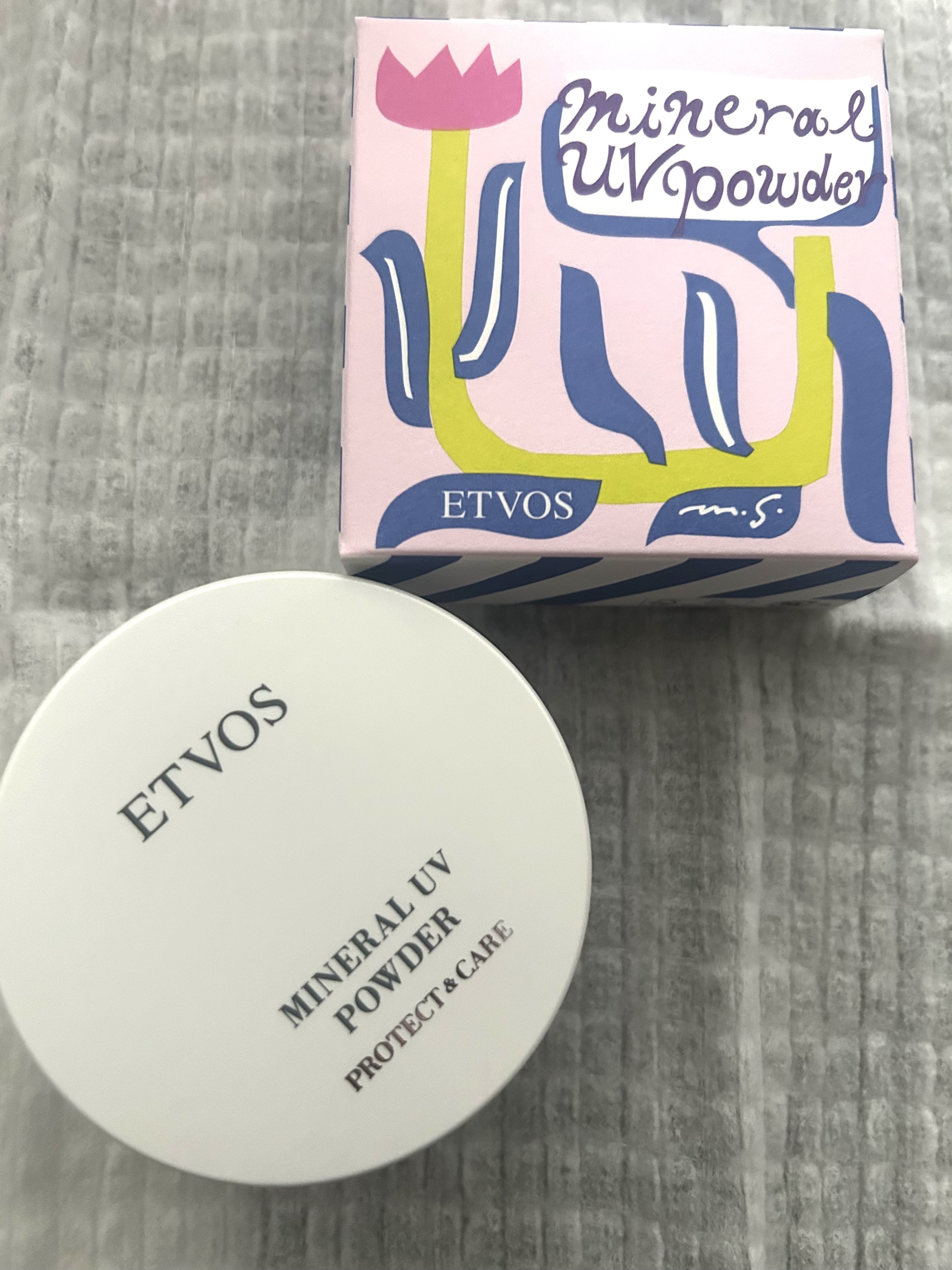 エトヴォス ミネラルUVパウダーXのクチコミ「 2025限定デザイン　ミネラルUVパウダーX
スノーホワイト


私の肌色的にピンクベージュ.....」（1枚目）
