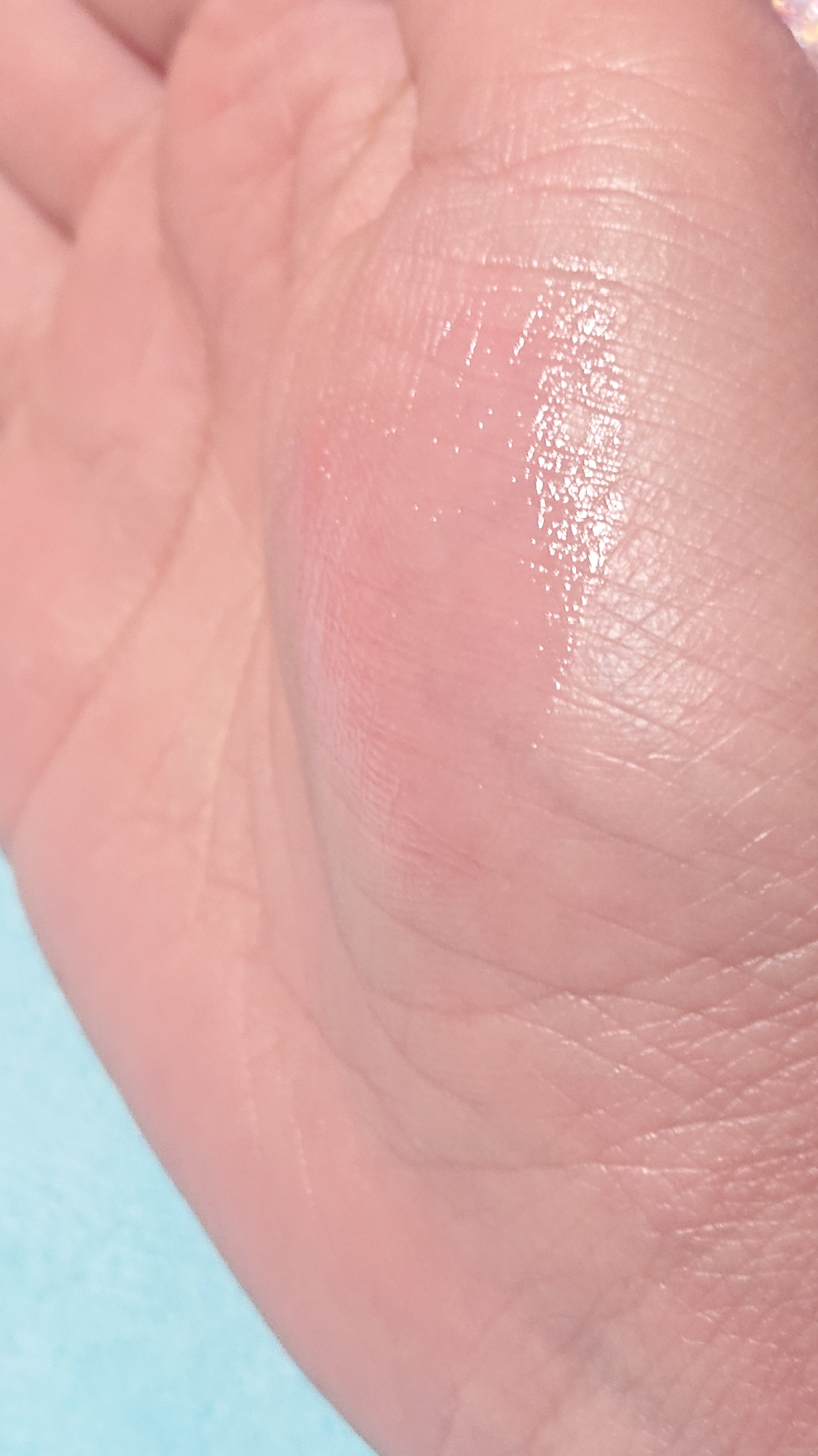 モイストピュアカラーリップ チェリーレッド/ニベア/リップクリームを使ったクチコミ（2枚目）