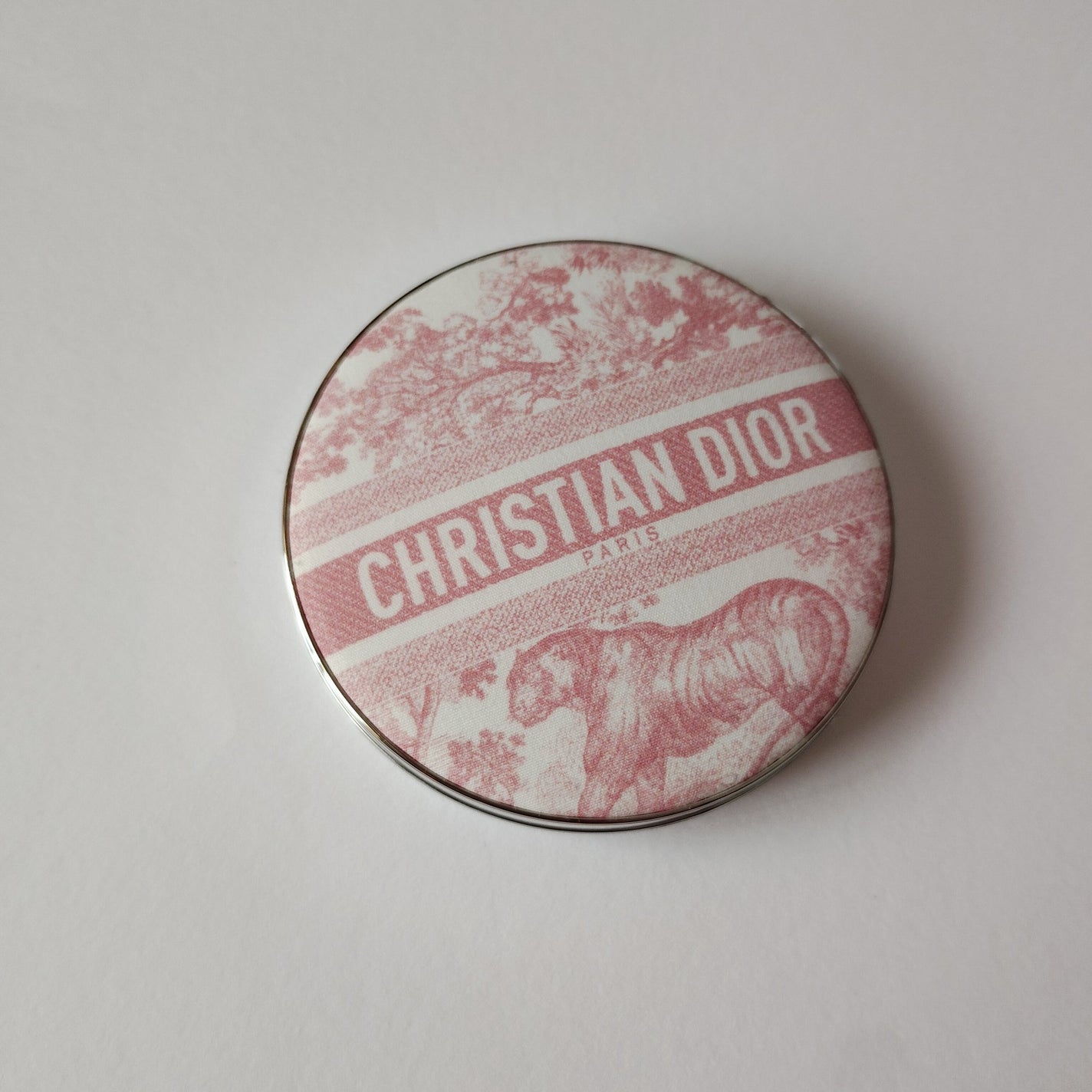 ディオールスキン フォーエヴァー グロウ ルミナイザー(サマー コレクション 2025 限定品)/Dior/ハイライトを使ったクチコミ(3枚目)