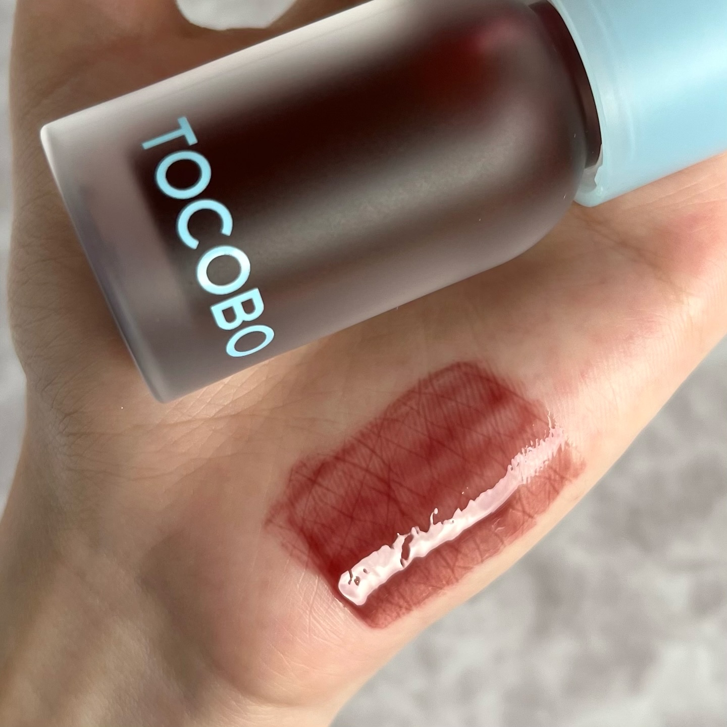 ジューシーベリープランピングリップオイル/TOCOBO/リップグロスを使ったクチコミ（2枚目）