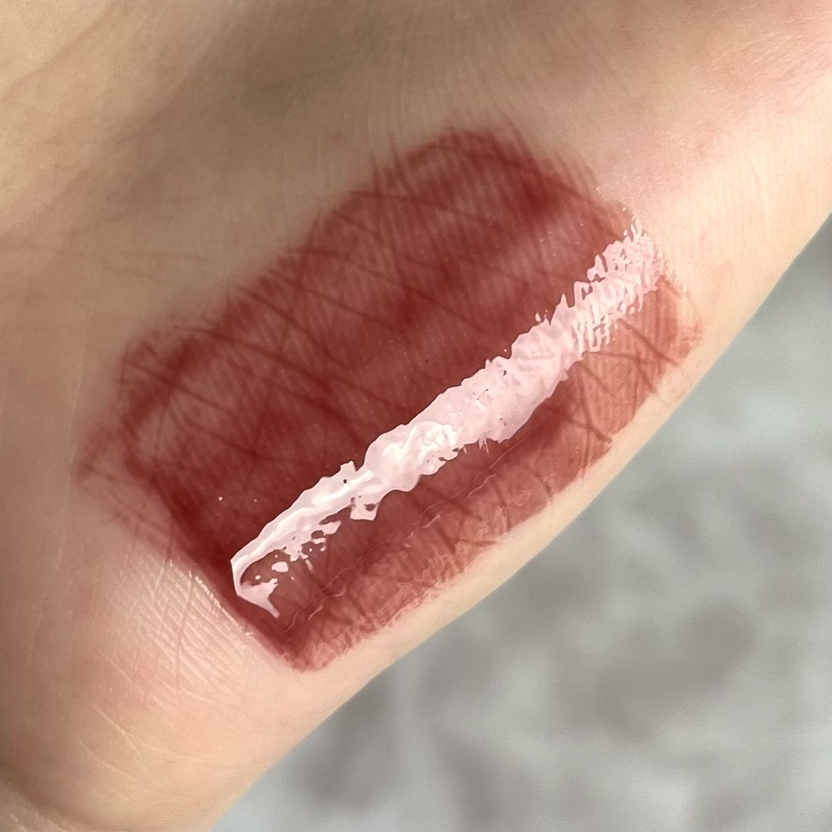 ジューシーベリープランピングリップオイル/TOCOBO/リップグロスを使ったクチコミ（3枚目）