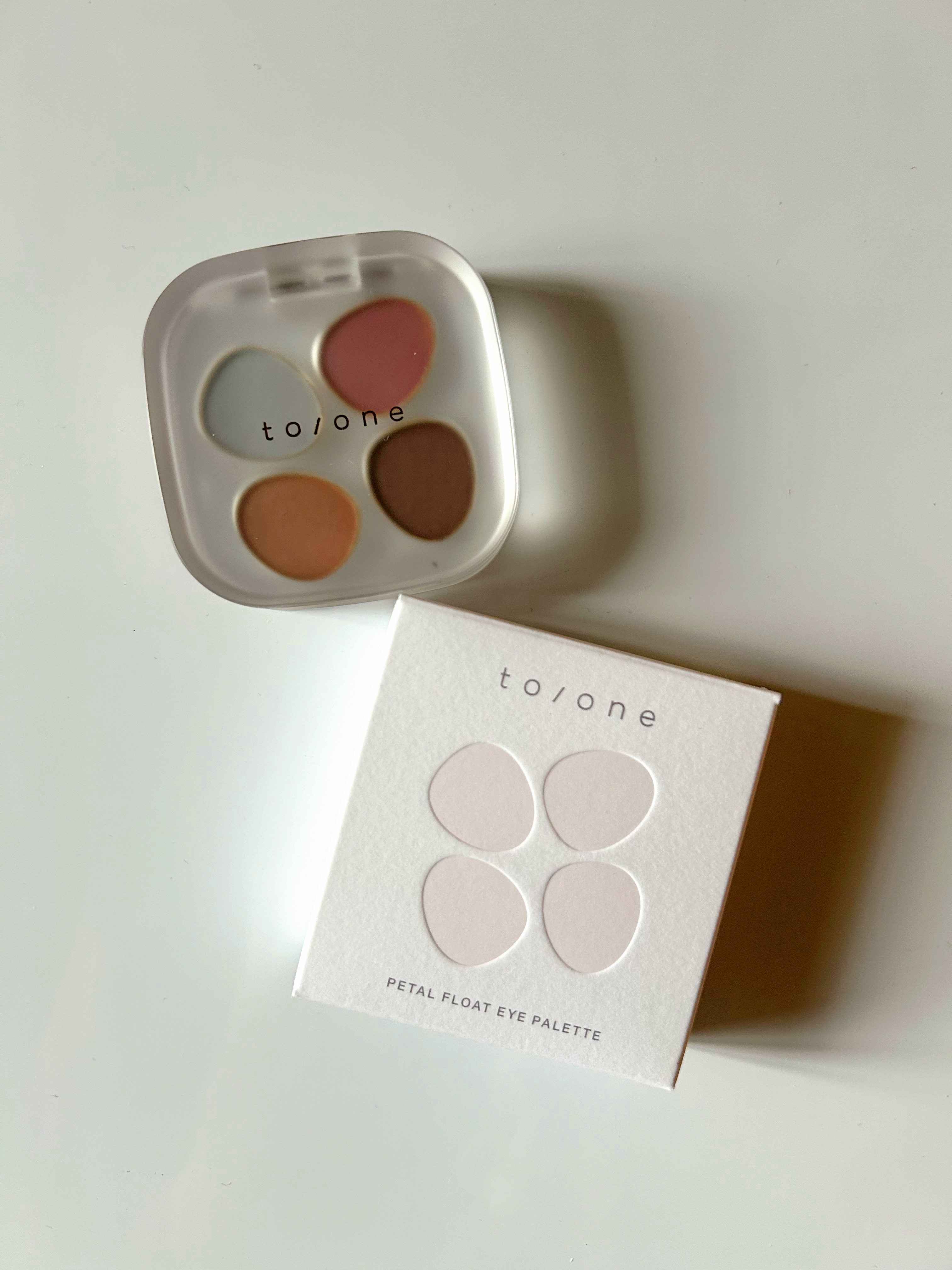 トーン ペタル フロート アイパレット/to/one/アイシャドウパレットを使ったクチコミ（1枚目）
