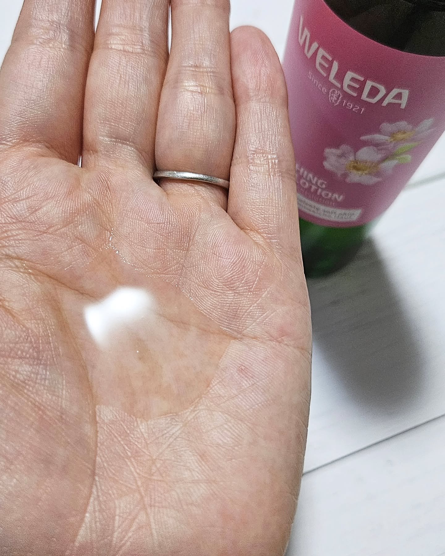 ワイルドローズ スムージングローション/WELEDA/化粧水を使ったクチコミ（2枚目）