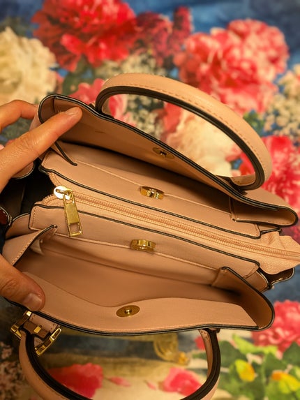 真紅 on LIPS 「デザインハンドルハンドバッグのピンクをお試しさせて頂きました。..」(4枚目)