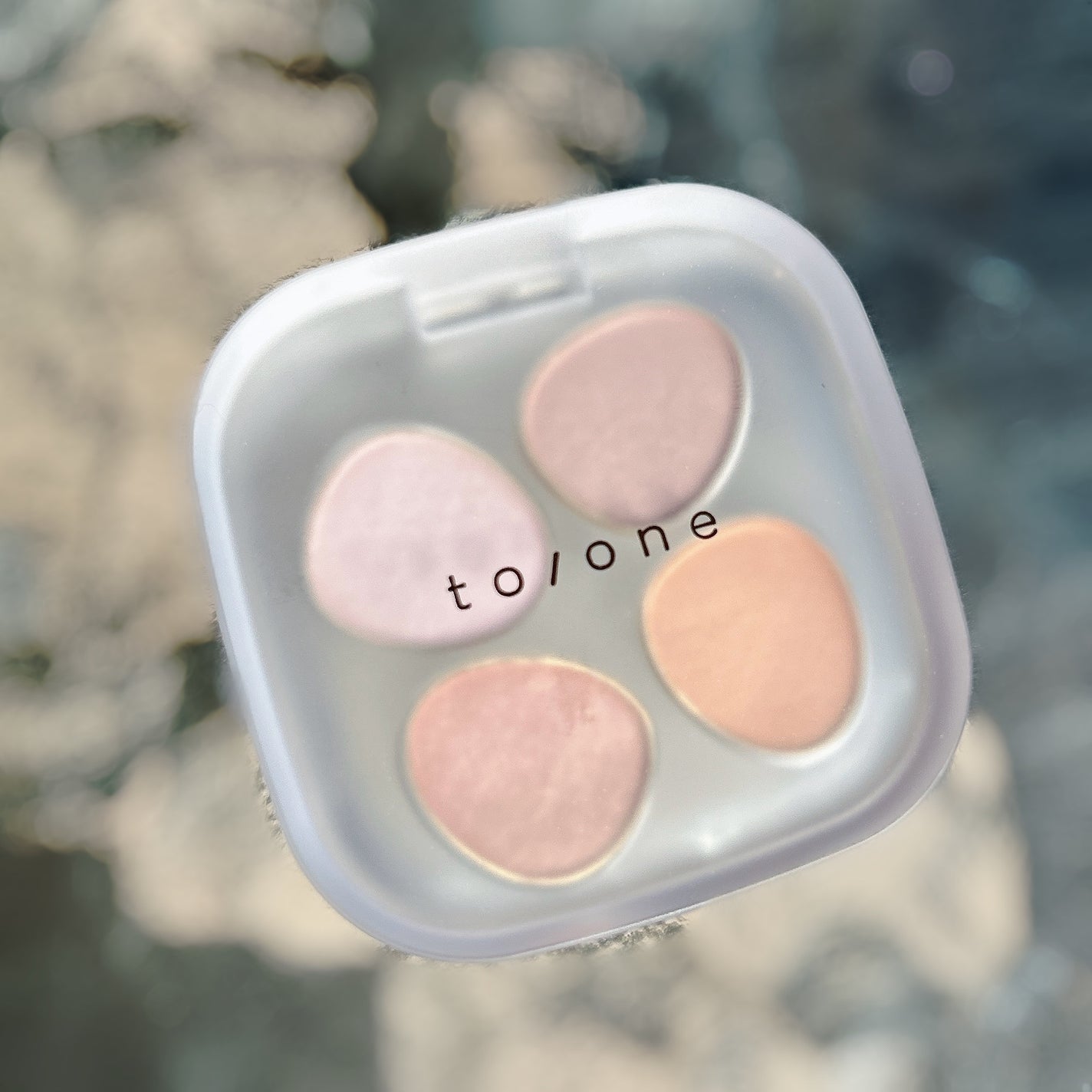 トーン ペタル フロート アイパレット/to/one/アイシャドウパレットを使ったクチコミ(3枚目)