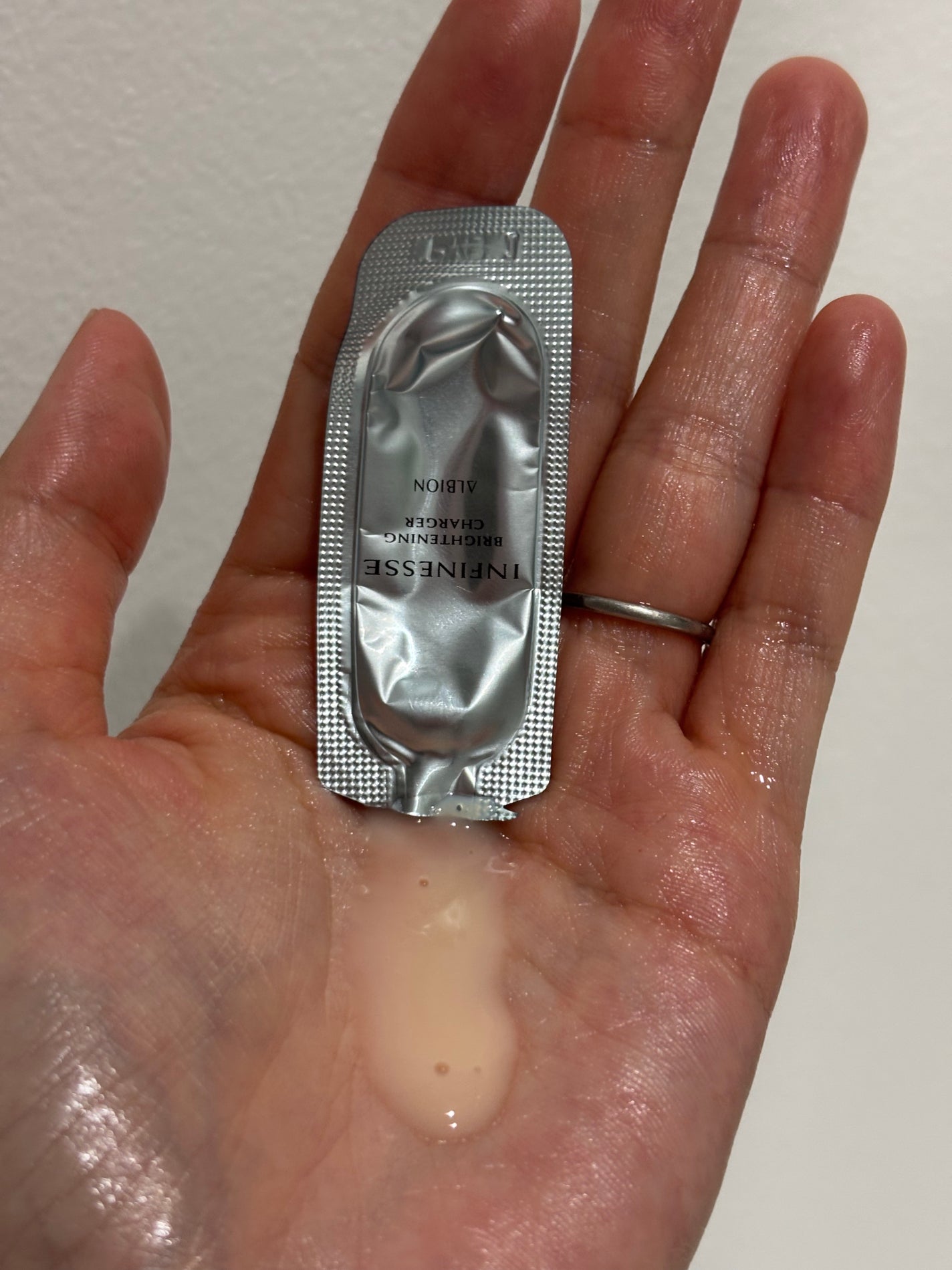 アンフィネス ブライトニング チャージャー/ALBION/美容液を使ったクチコミ(4枚目)