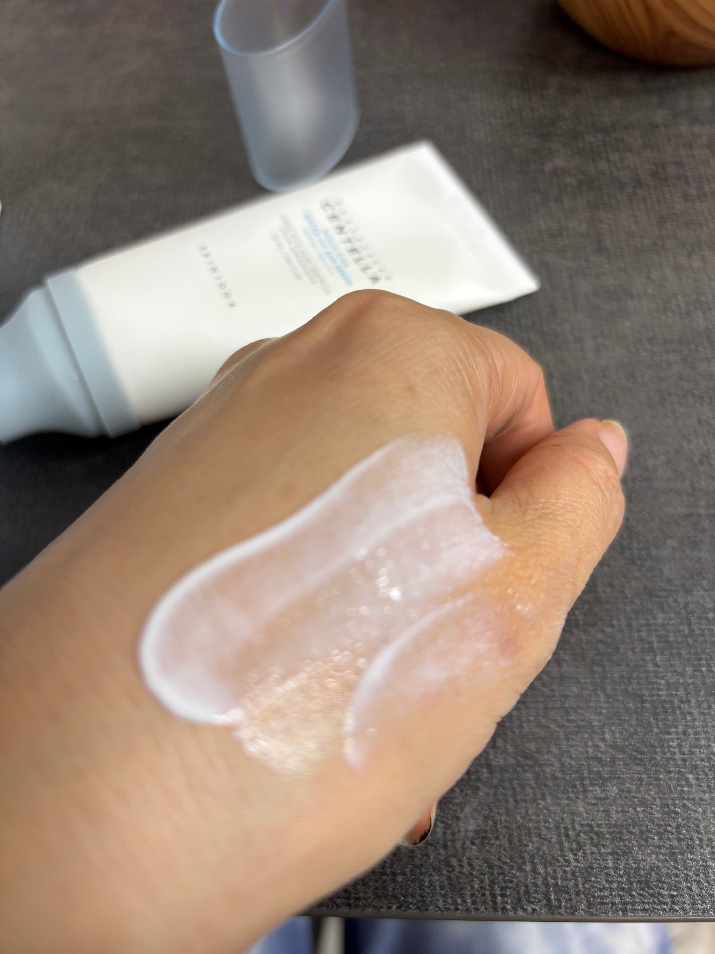 ヒアルーシカ ウォーターフィット サンセラム/SKIN1004/日焼け止めローションを使ったクチコミ(3枚目)