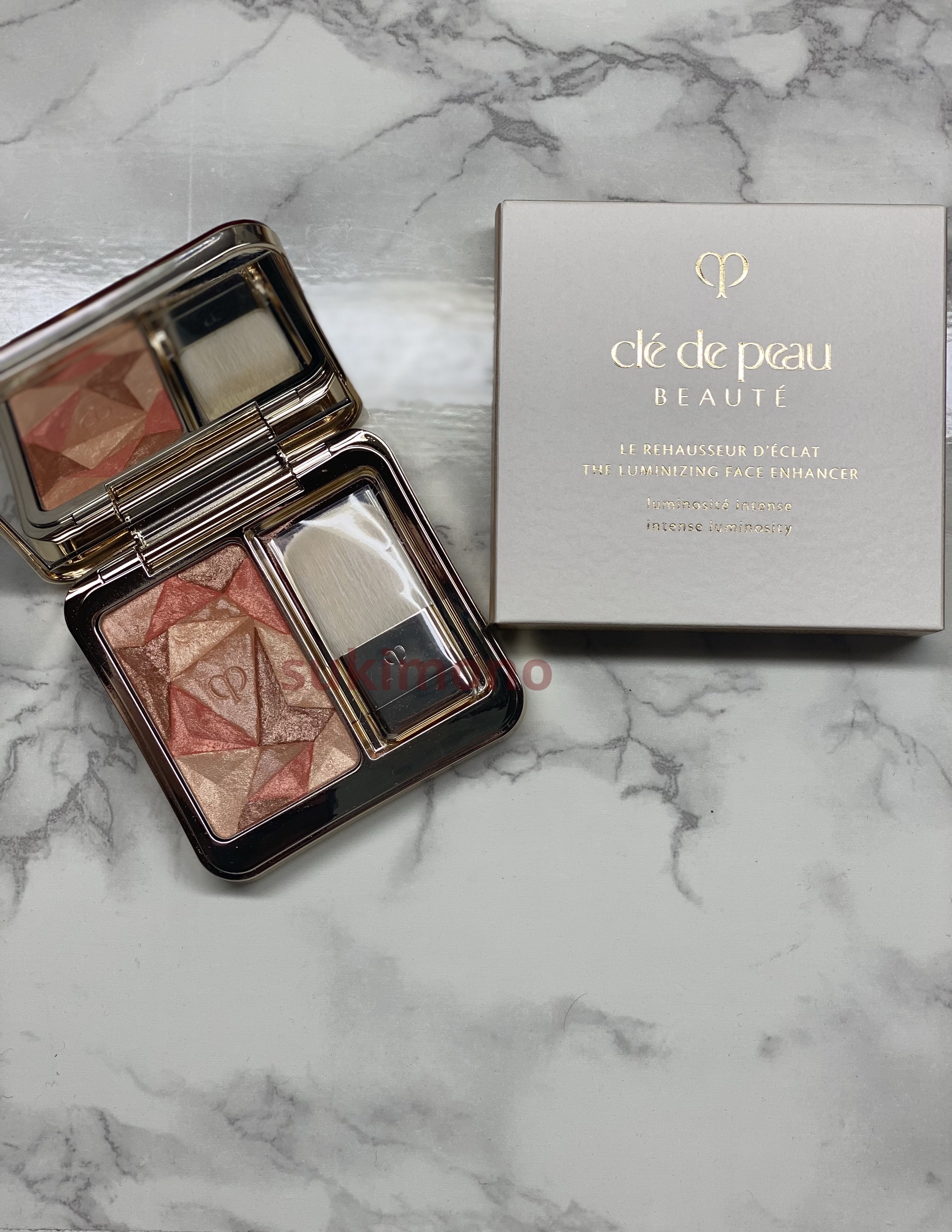 ル・レオスールデクラ /クレ・ド・ポー ボーテ/パウダーハイライトを使ったクチコミ（2枚目）