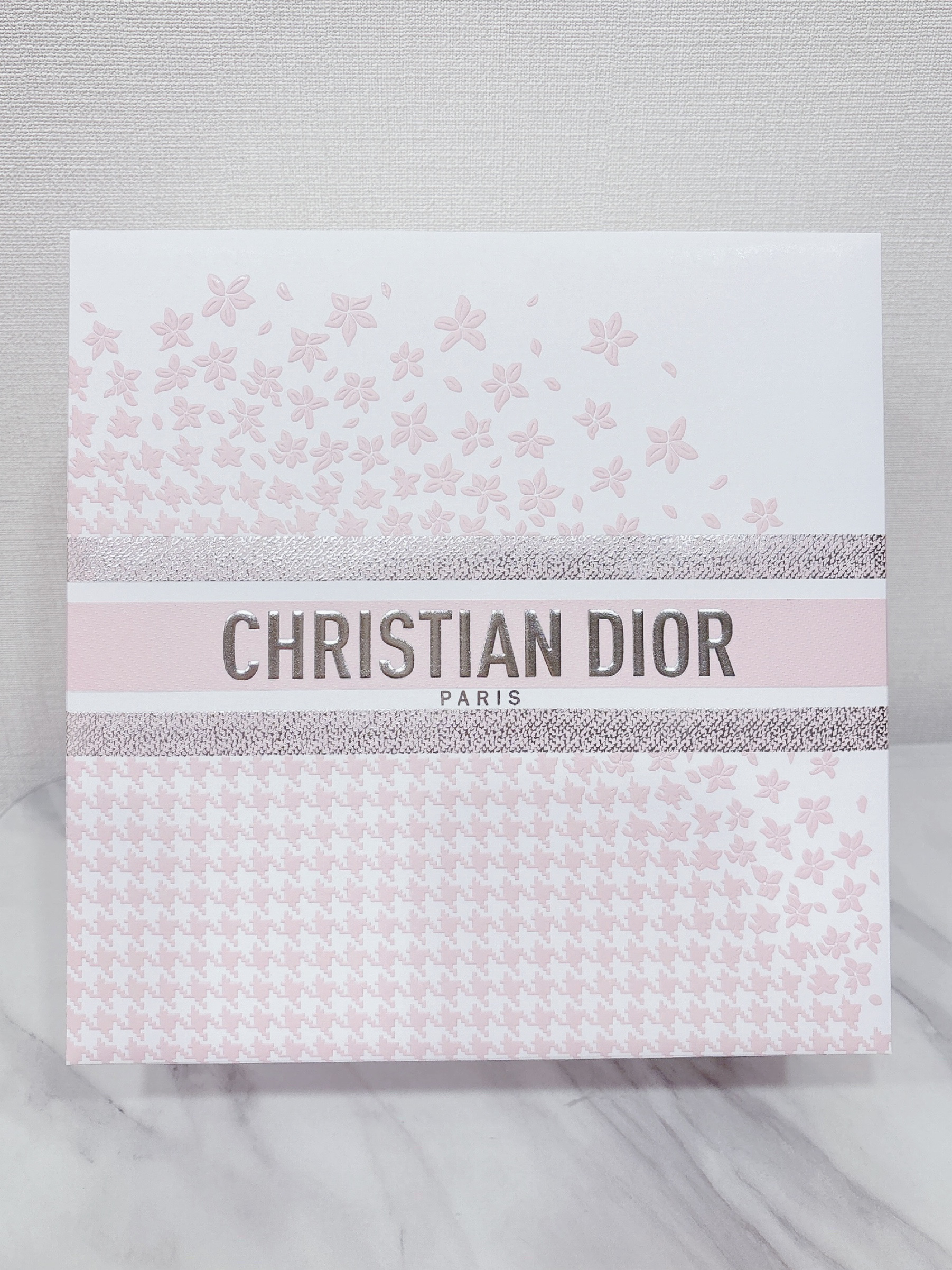 Dior スノー エッセンス ホリデー 試してみた】Dior ディオール スノー エッセンス ホリデーの