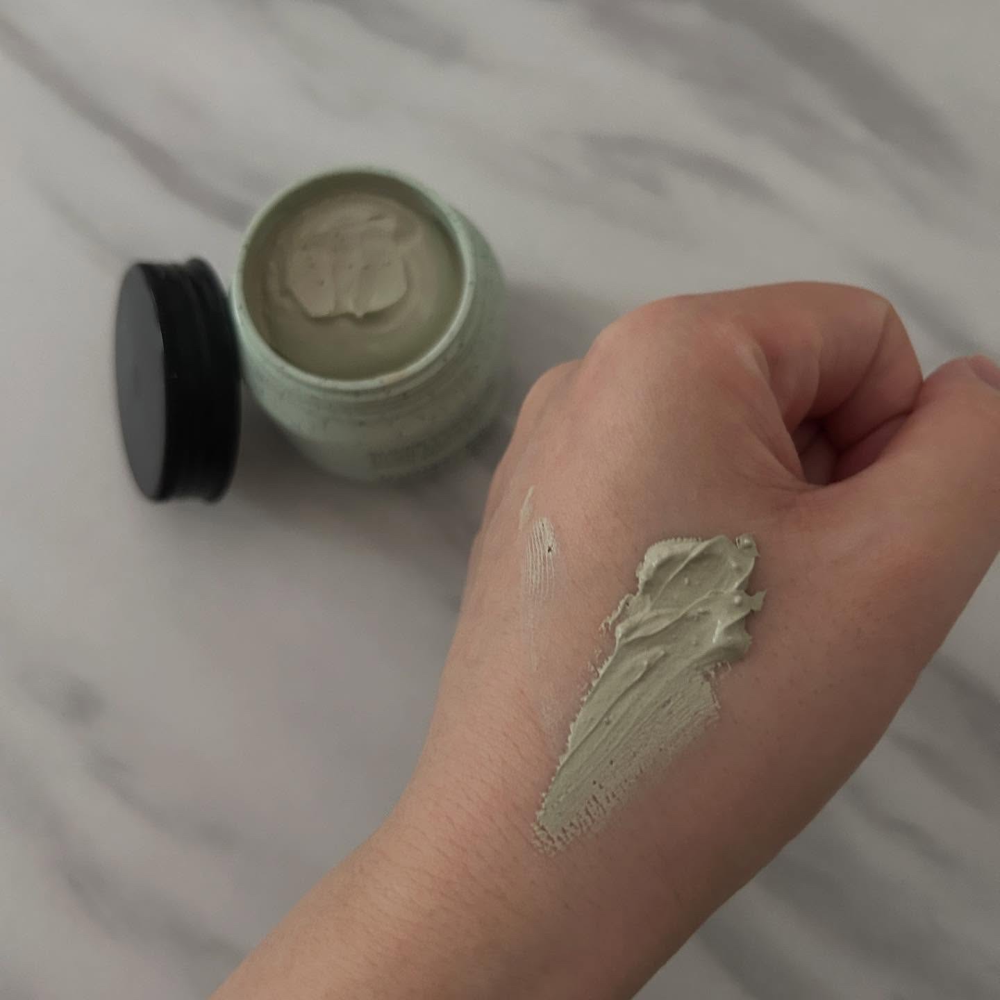 スーパーヴォルカニック　ポア　クレイマスク　クールミントチョコレート/innisfree/洗い流すパック・マスクを使ったクチコミ（3枚目）