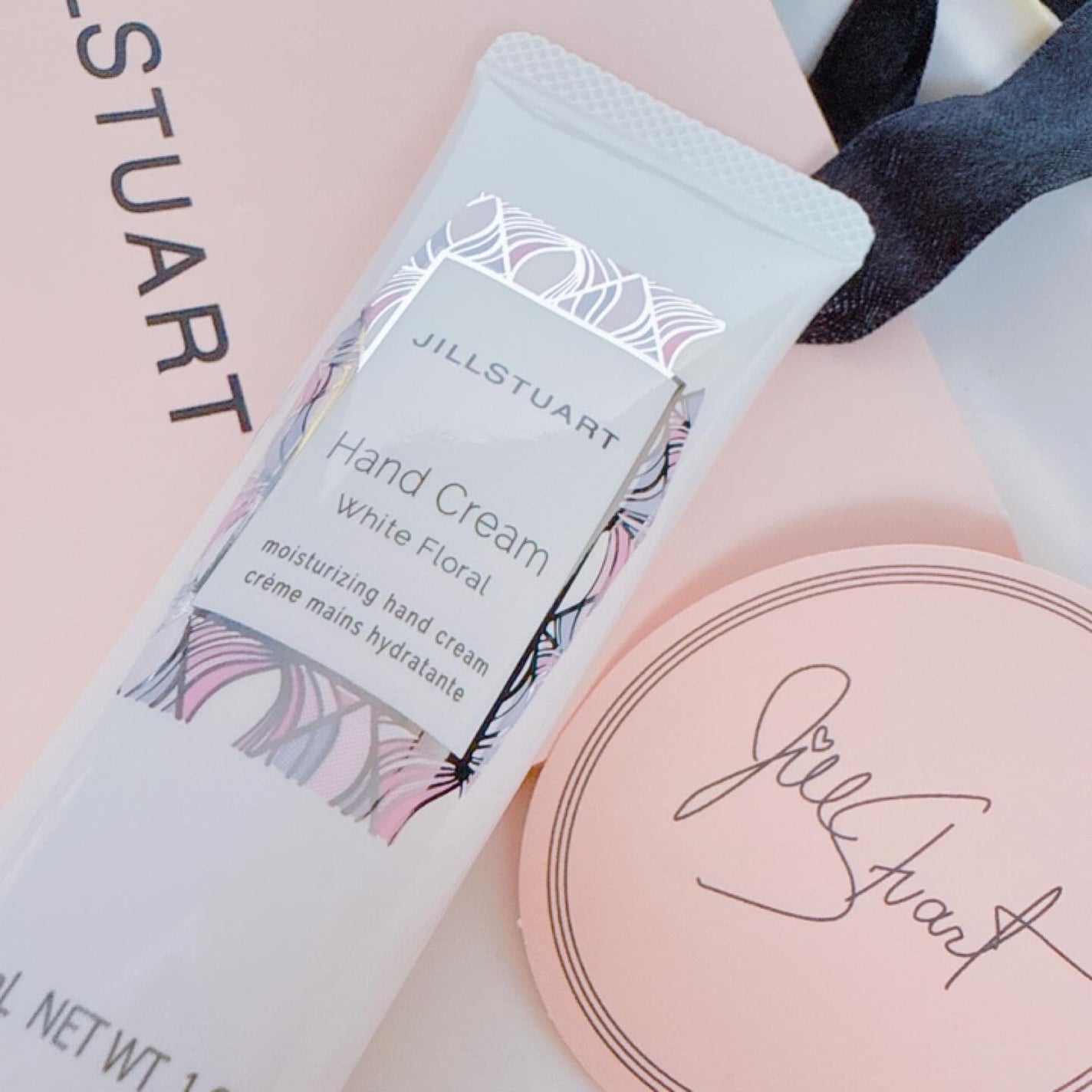 ジルスチュアート ホワイトフローラル ハンドクリーム (しっとり)/JILL STUART/ハンドクリームを使ったクチコミ(2枚目)