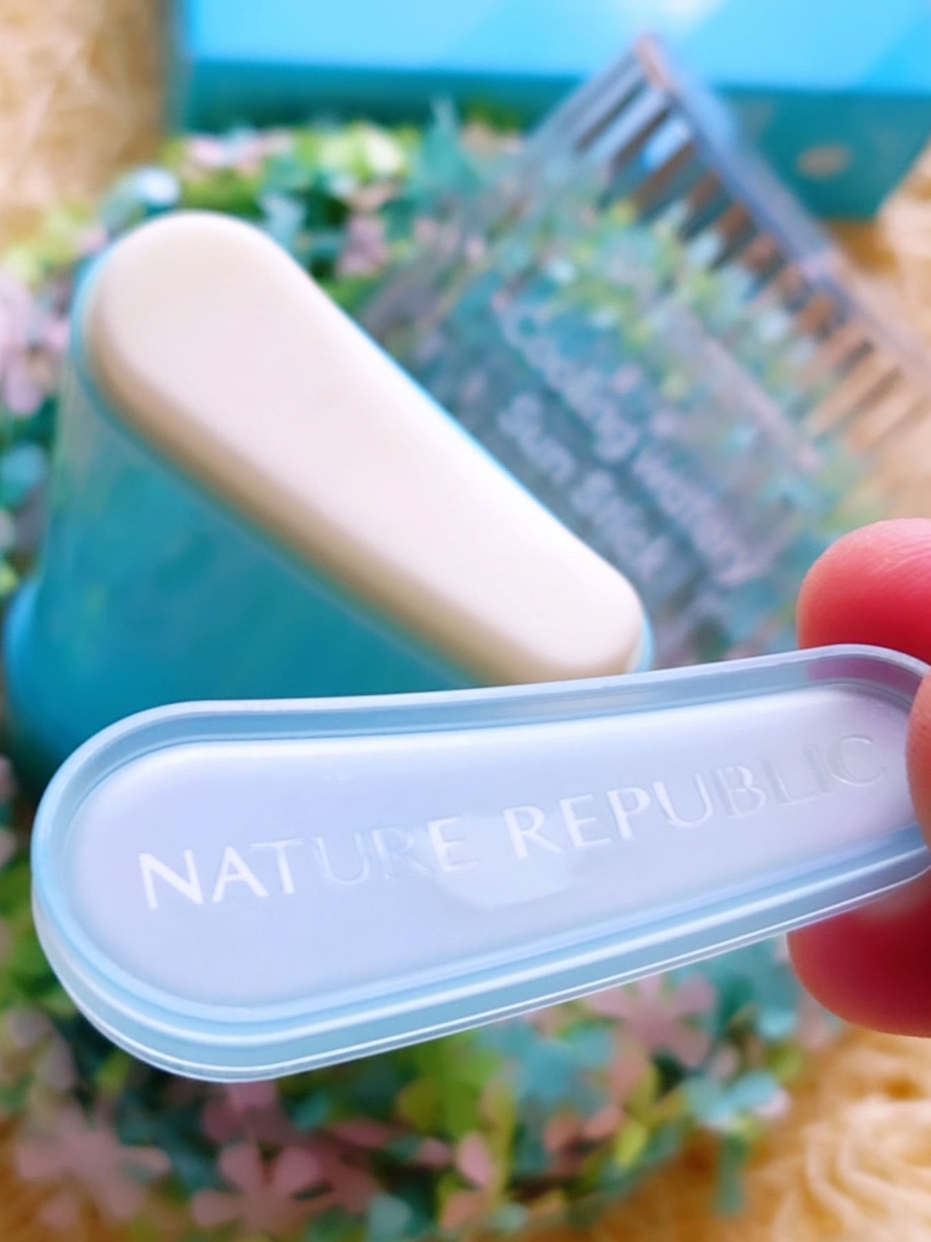 カリフォルニアアロエクーリング水分サンスティック/ネイチャーリパブリック/日焼け止めスティックを使ったクチコミ(3枚目)