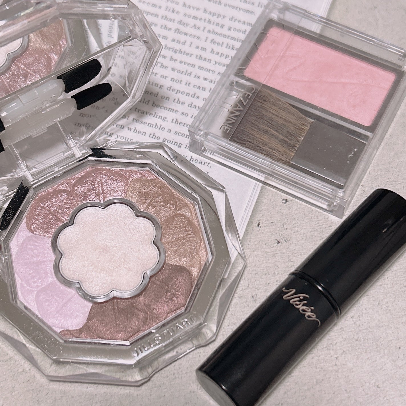 ジルスチュアート ブルームクチュール アイズ/JILL STUART/アイシャドウパレットを使ったクチコミ(1枚目)