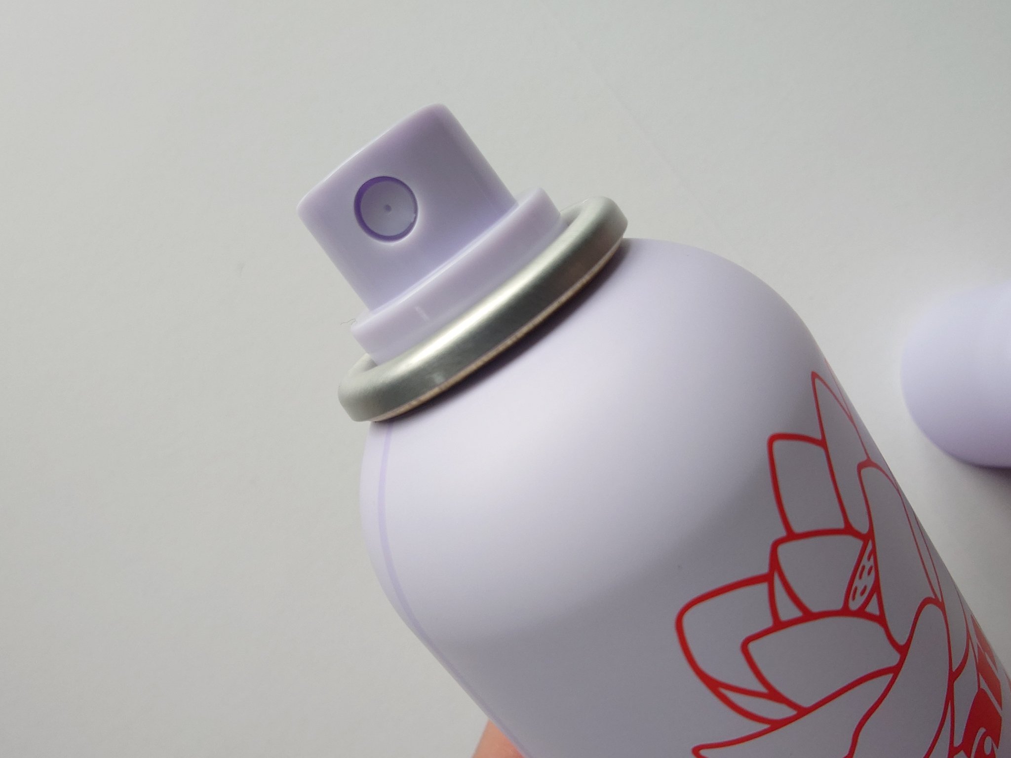 ロータス シャイニーオイル ヘアスプレー フィグ＆ローズの香り/ダイアン/ヘアスプレーを使ったクチコミ（3枚目）