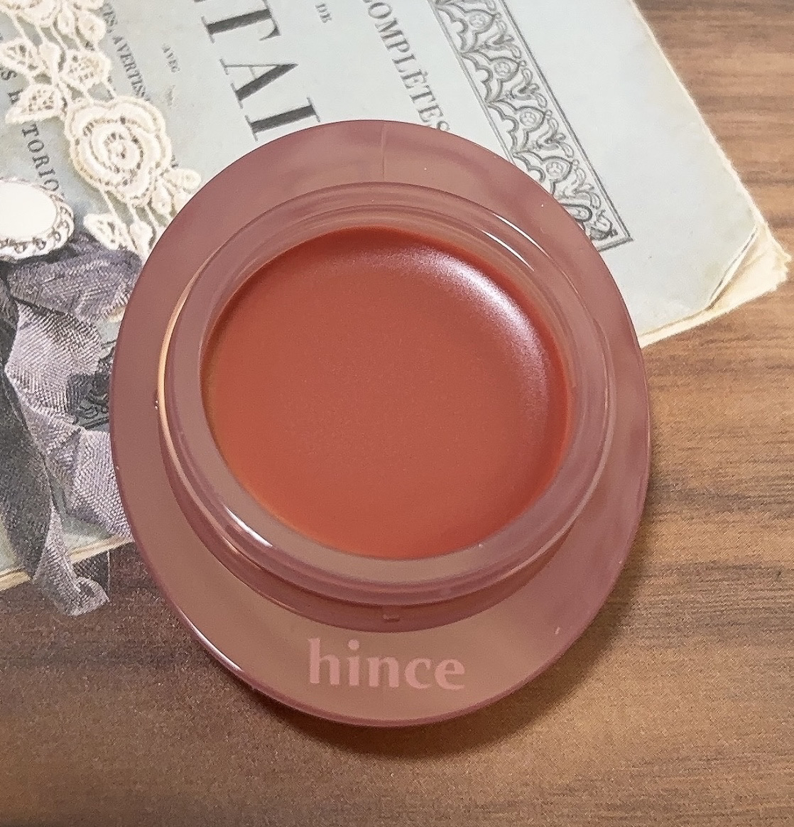 ロウグロウデューイーボール 05 ハグデュー/hince/リップバームを使ったクチコミ（3枚目）