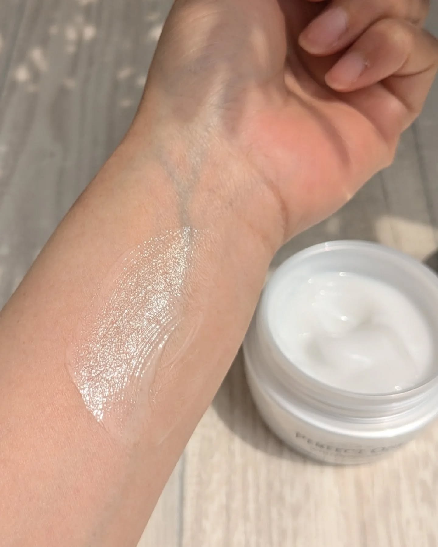 パーフェクトワン 薬用ホワイトニングジェル/パーフェクトワン/オールインワン化粧品を使ったクチコミ（3枚目）