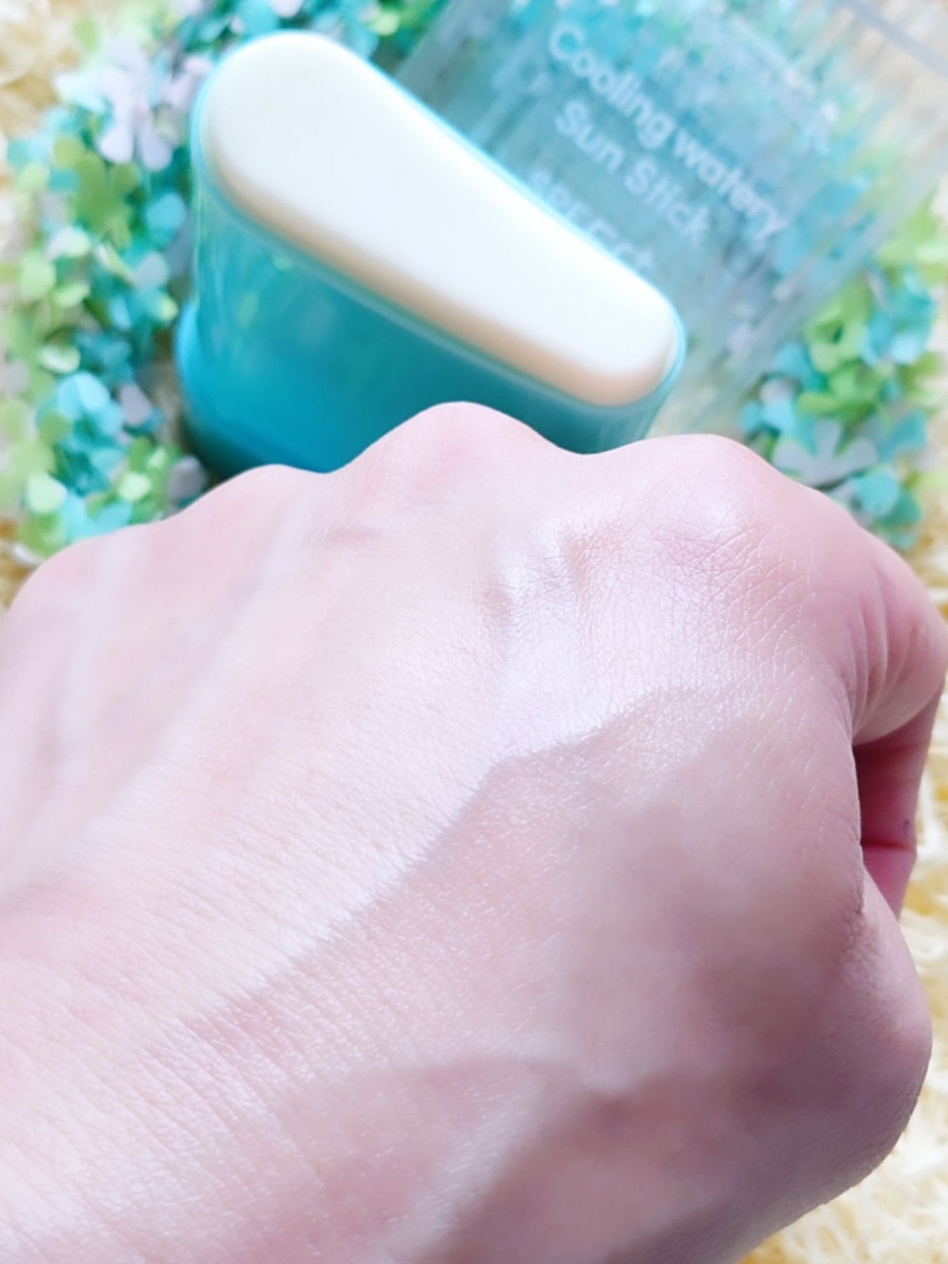 カリフォルニアアロエクーリング水分サンスティック/ネイチャーリパブリック/日焼け止めスティックを使ったクチコミ(5枚目)