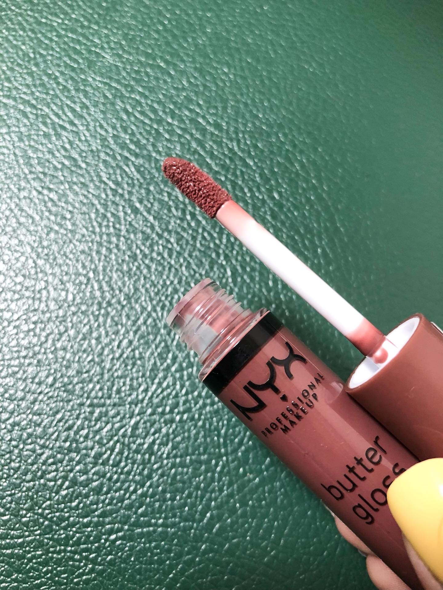 バターグロス/NYX Professional Makeup/リップグロスを使ったクチコミ（3枚目）