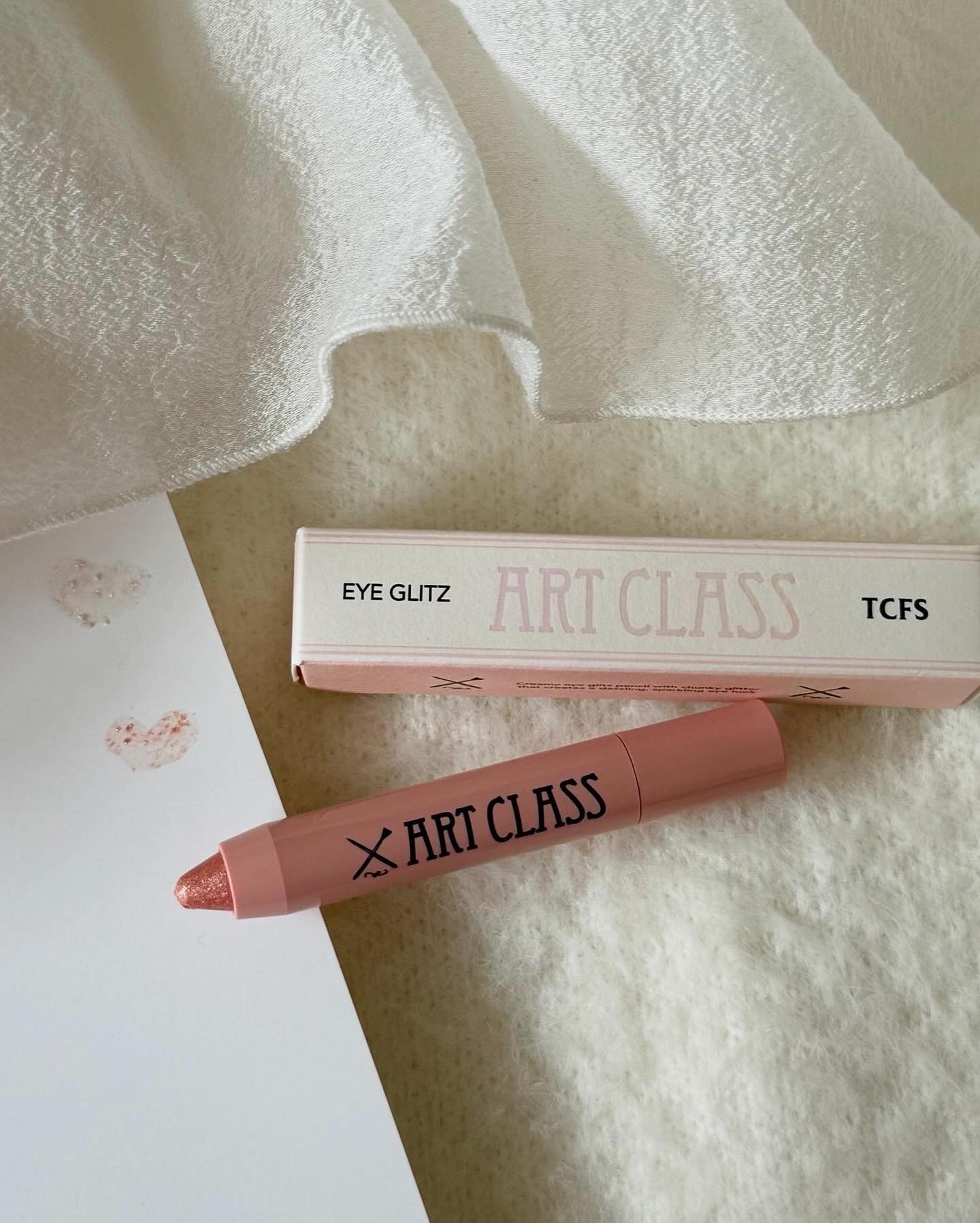 アートクラス アイグリッツ/too cool for school/スティックアイシャドウを使ったクチコミ（3枚目）