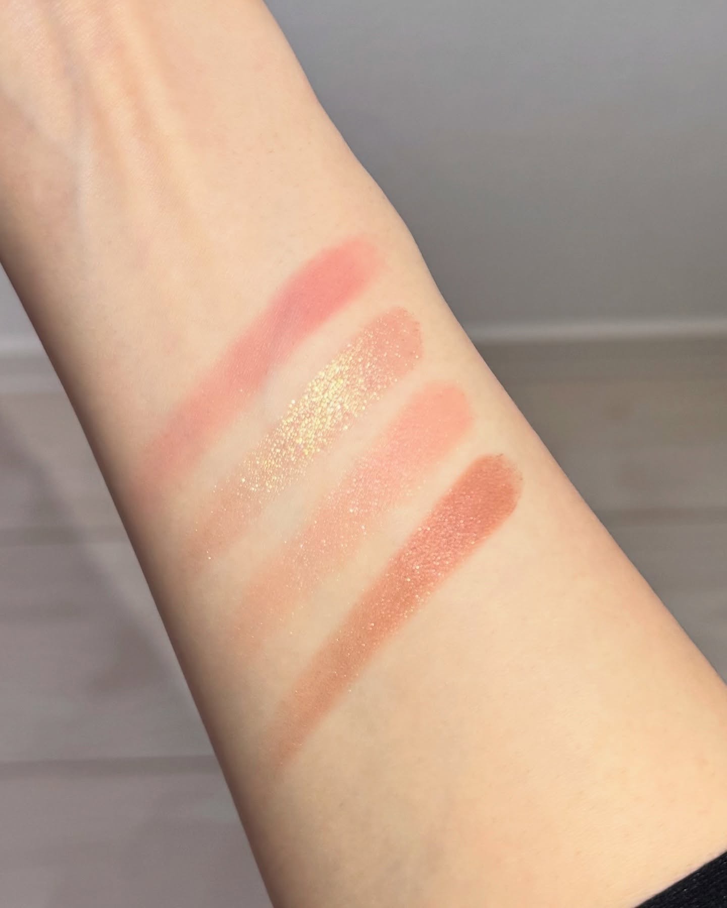 ダイメンションズ マルチエフェクト アイシャドウ/PRADA BEAUTY/アイシャドウパレットを使ったクチコミ（3枚目）