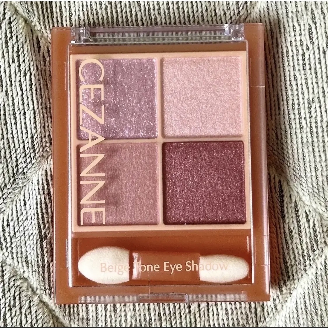 ベージュトーンアイシャドウ/CEZANNE/アイシャドウパレットを使ったクチコミ（2枚目）