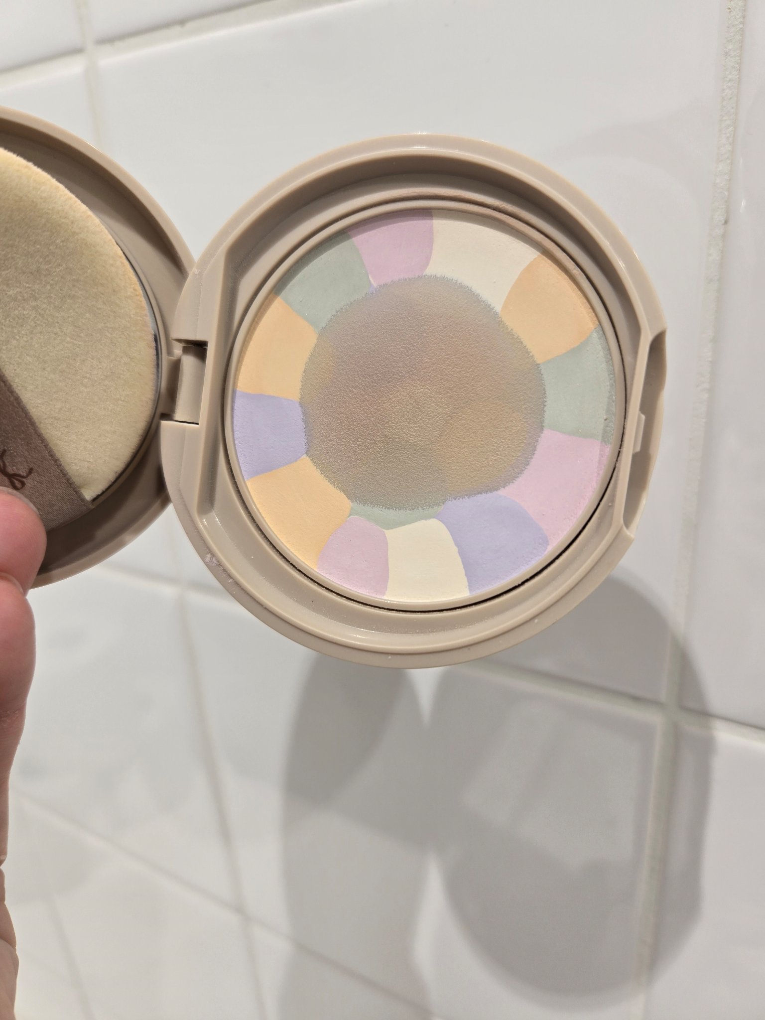 マシュマロフィニッシュパウダー　～Abloom～ 01 ディアレストブーケ（レザー調容器）/キャンメイク/プレストパウダーを使ったクチコミ（2枚目）