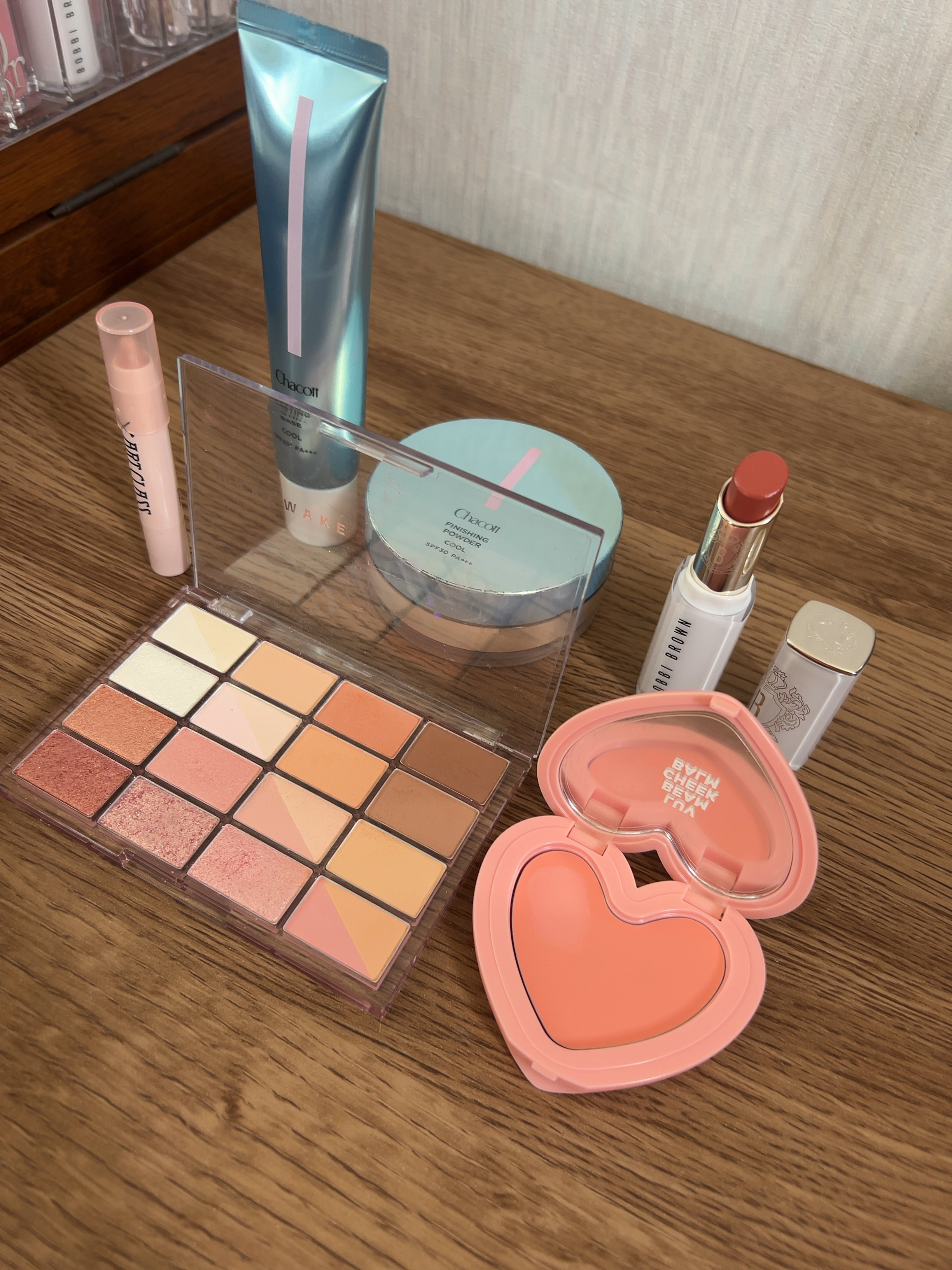 エクストラ カラー シャイン 681 ヌードペタル/BOBBI BROWN/口紅を使ったクチコミ（2枚目）