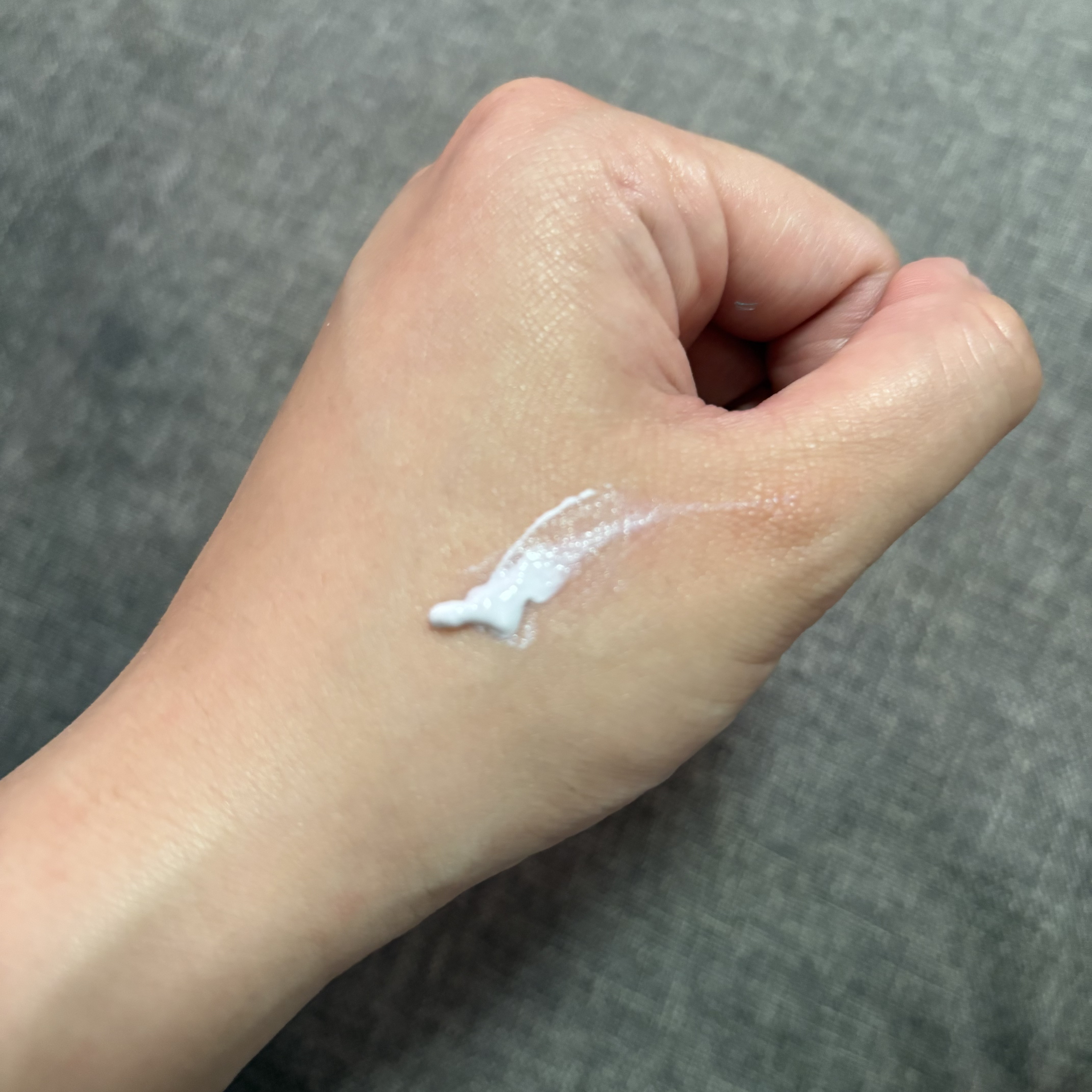 トーンアップUVクリーム/LEPOREM/化粧下地を使ったクチコミ（3枚目）