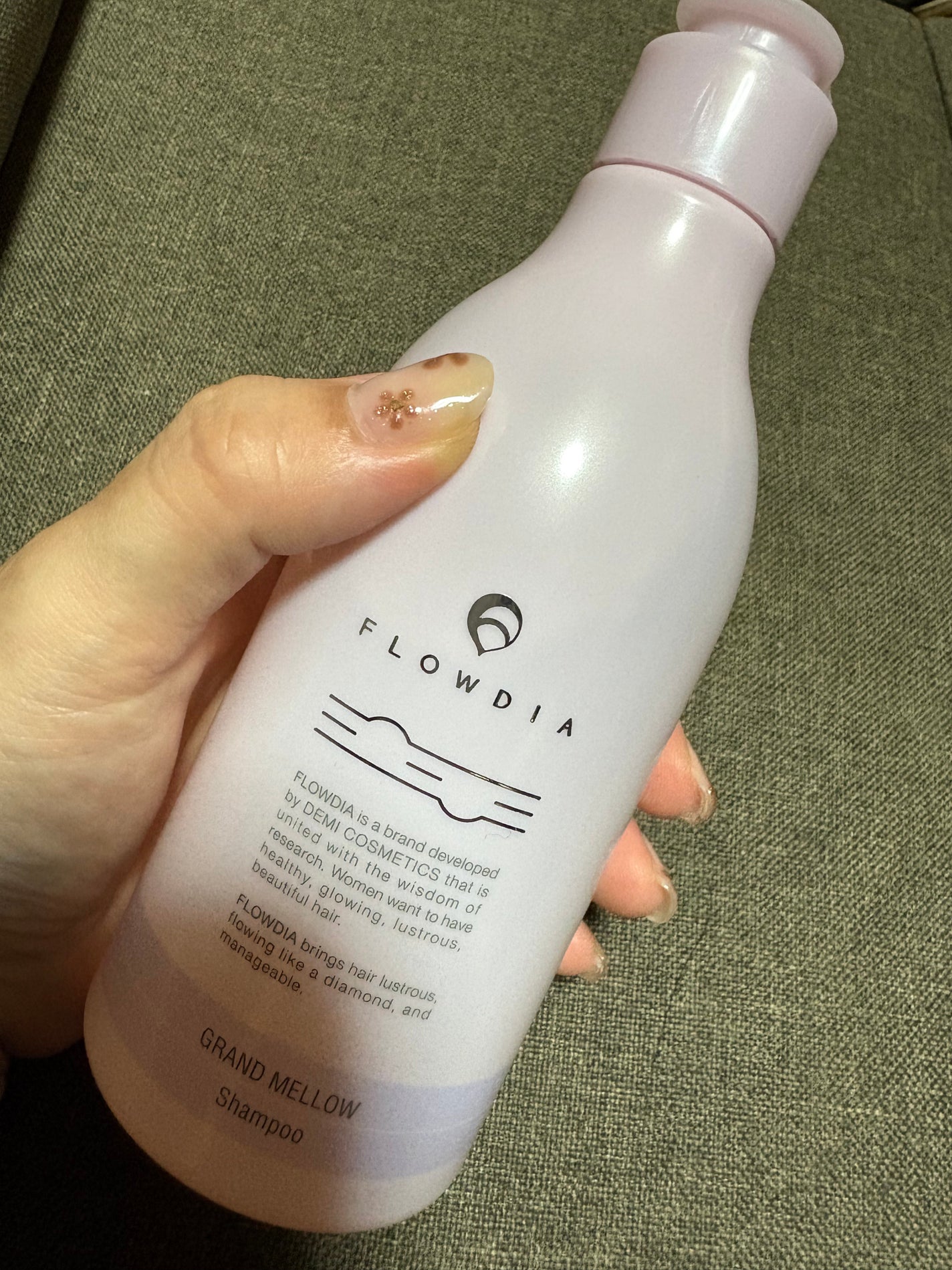 フローディア シャンプー グランメロウ/FLOWDIA/サロンシャンプーを使ったクチコミ(1枚目)