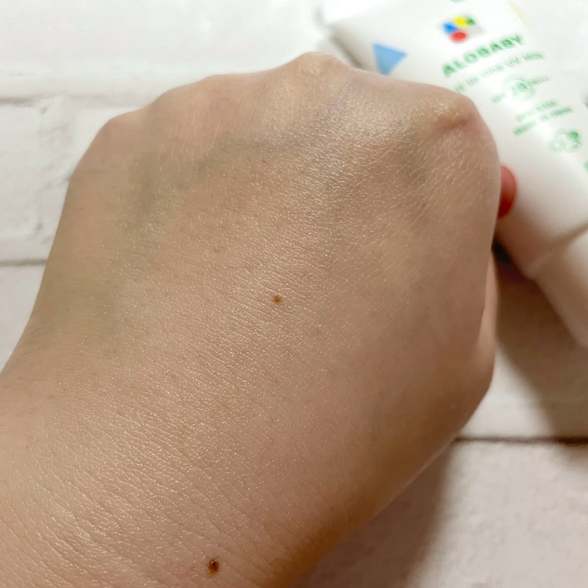アロベビー オールインワンUVミルク/ALOBABY/日焼け止めミルクを使ったクチコミ（3枚目）
