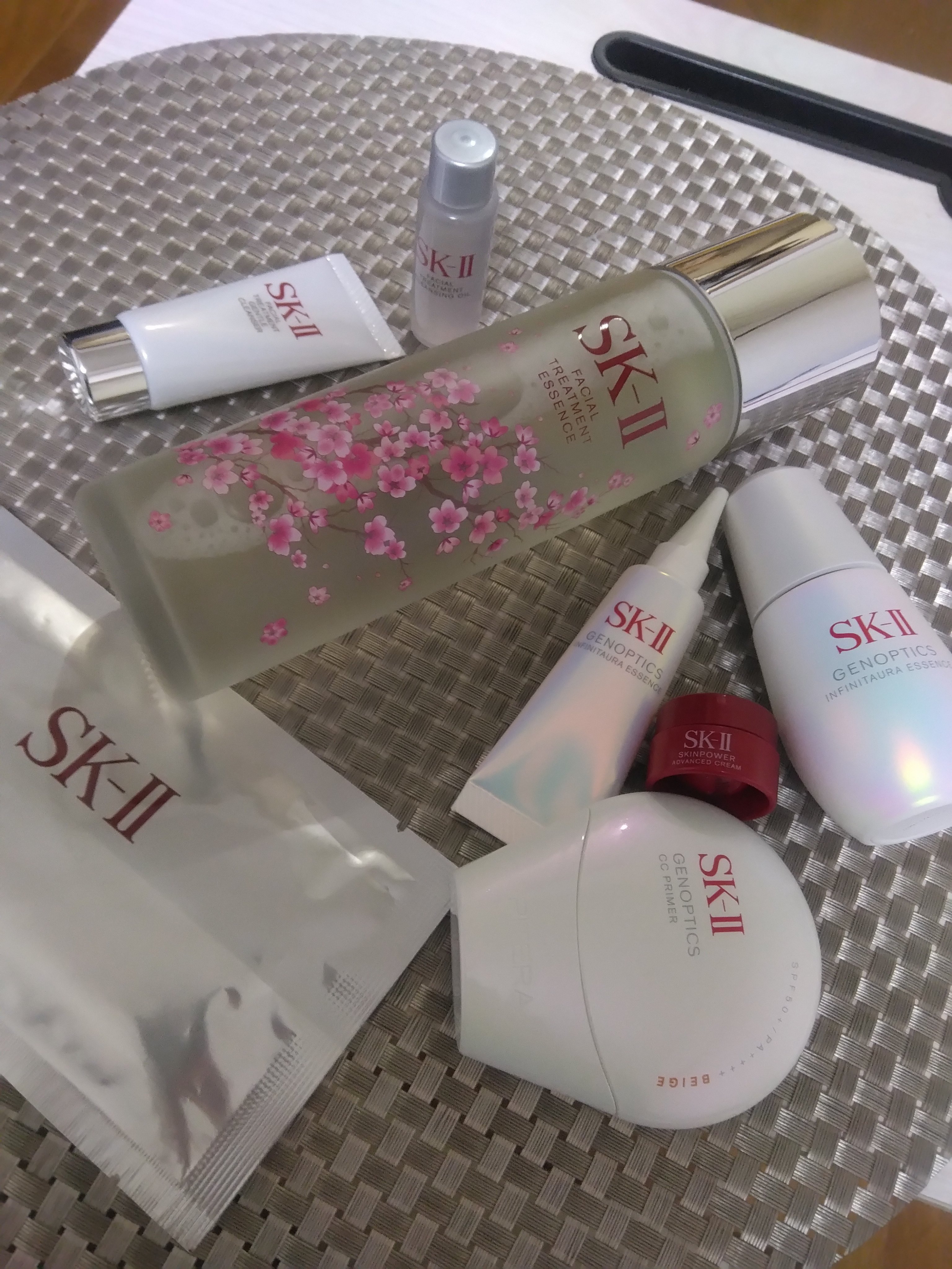 ジェノプティクス オーラ エッセンス/SK-II/美容液を使ったクチコミ（1枚目）