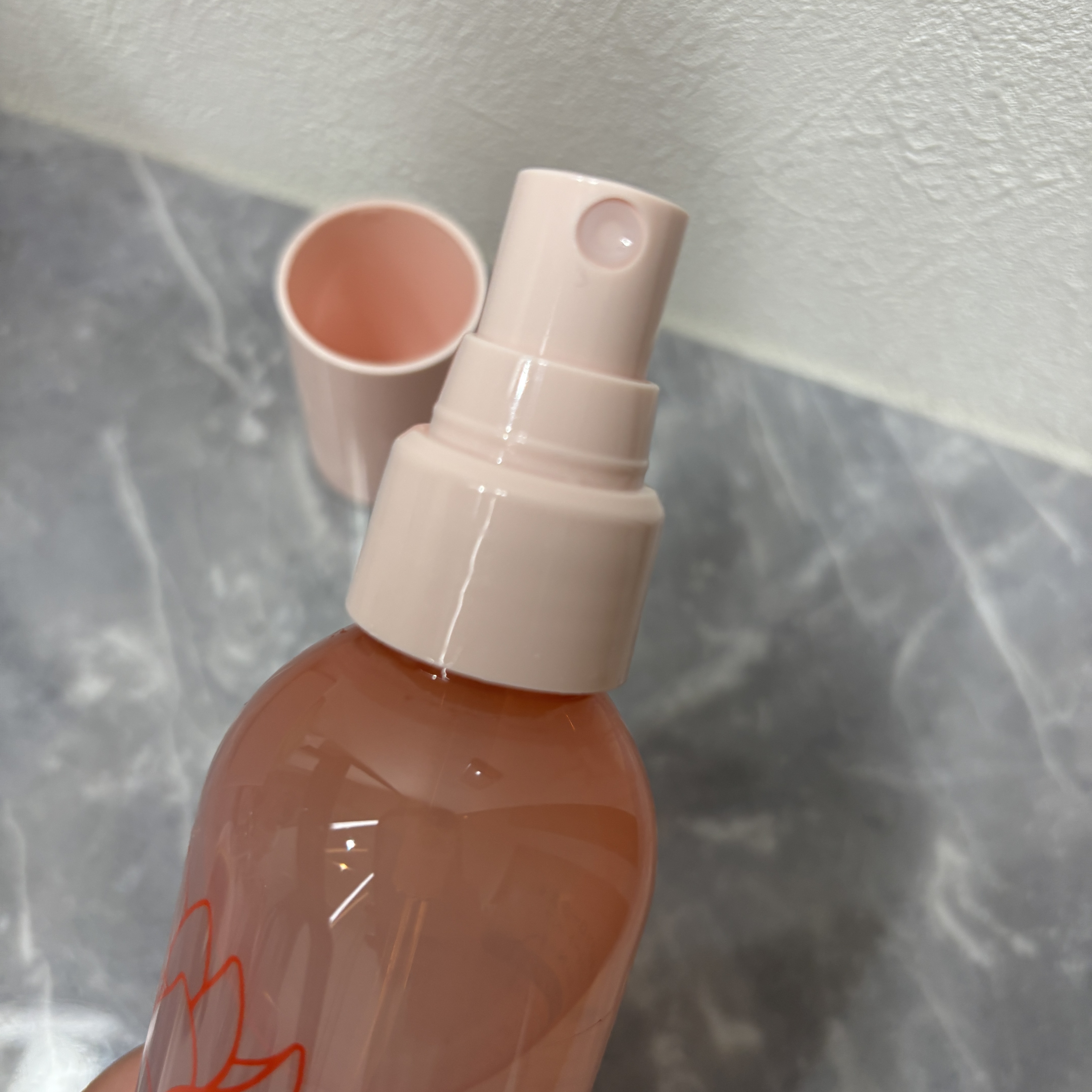 ロータス ワンデーストレート ヘアミスト ティー＆シトラスの香り/ダイアン/ヘアミストを使ったクチコミ（2枚目）