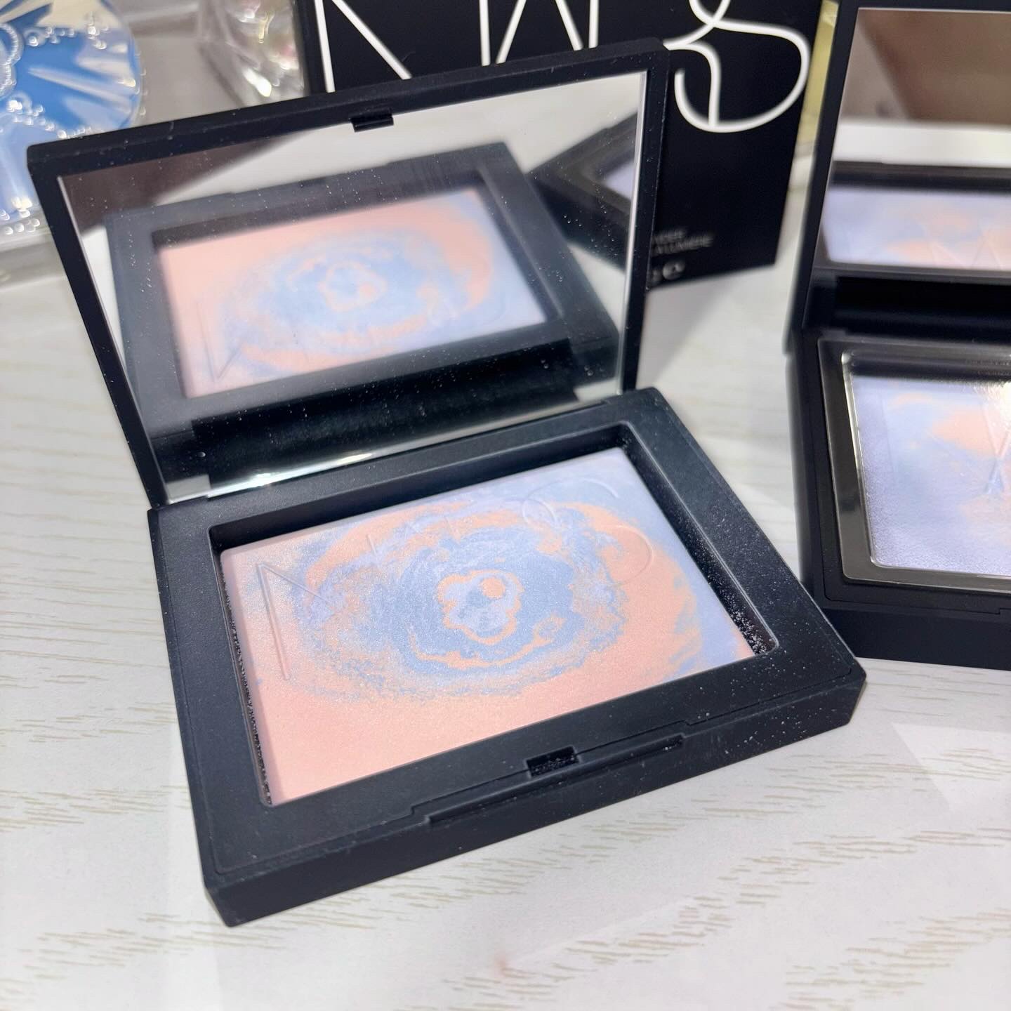 ライトリフレクティング プリズマティックパウダー/NARS/プレストパウダーを使ったクチコミ（2枚目）