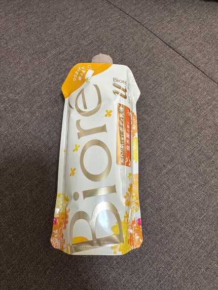 ザ ボディ ぬれた肌に使うボディ乳液 金木犀の香り つりさげパック(つけかえ用) 300ml/ビオレu/ボディミルクの画像