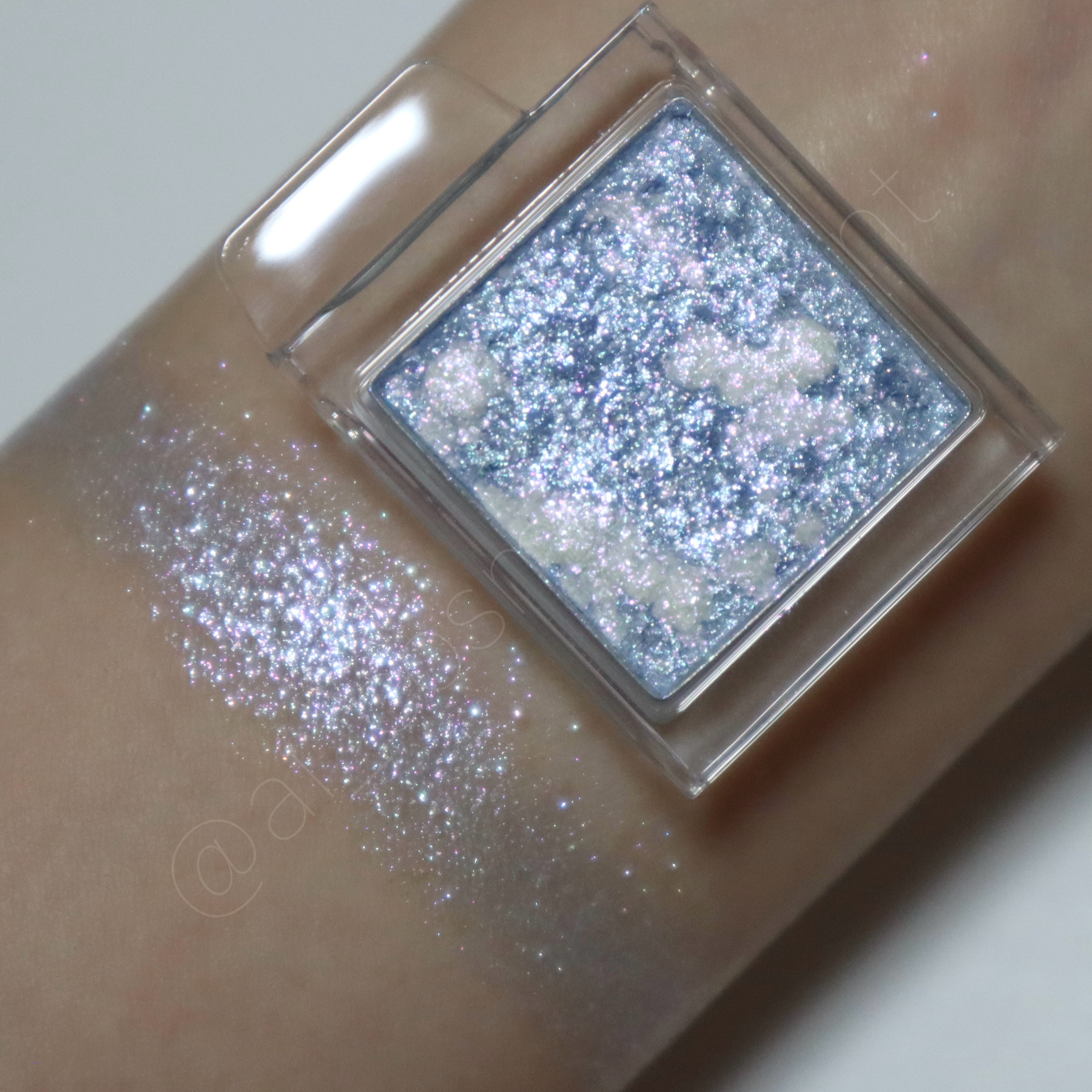 スライドインシングル/rom&nd/単色アイシャドウを使ったクチコミ（3枚目）