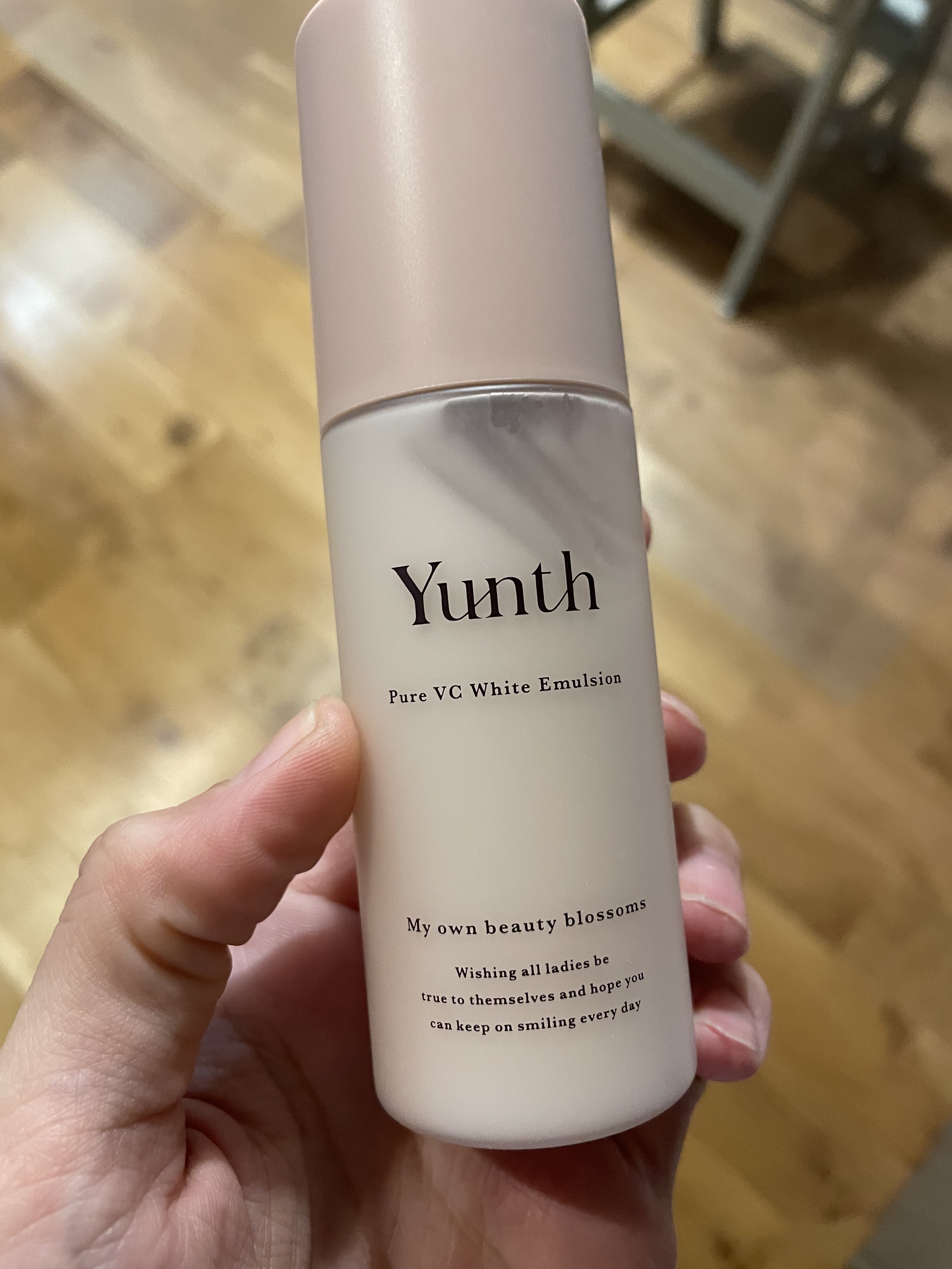 Yunth 生VCホワイト乳液のクチコミ「人気のユンス、使ってみました！
べたつくかなぁと思ったらすぐに肌に染み込んでいきました。
もっ.....」（1枚目）