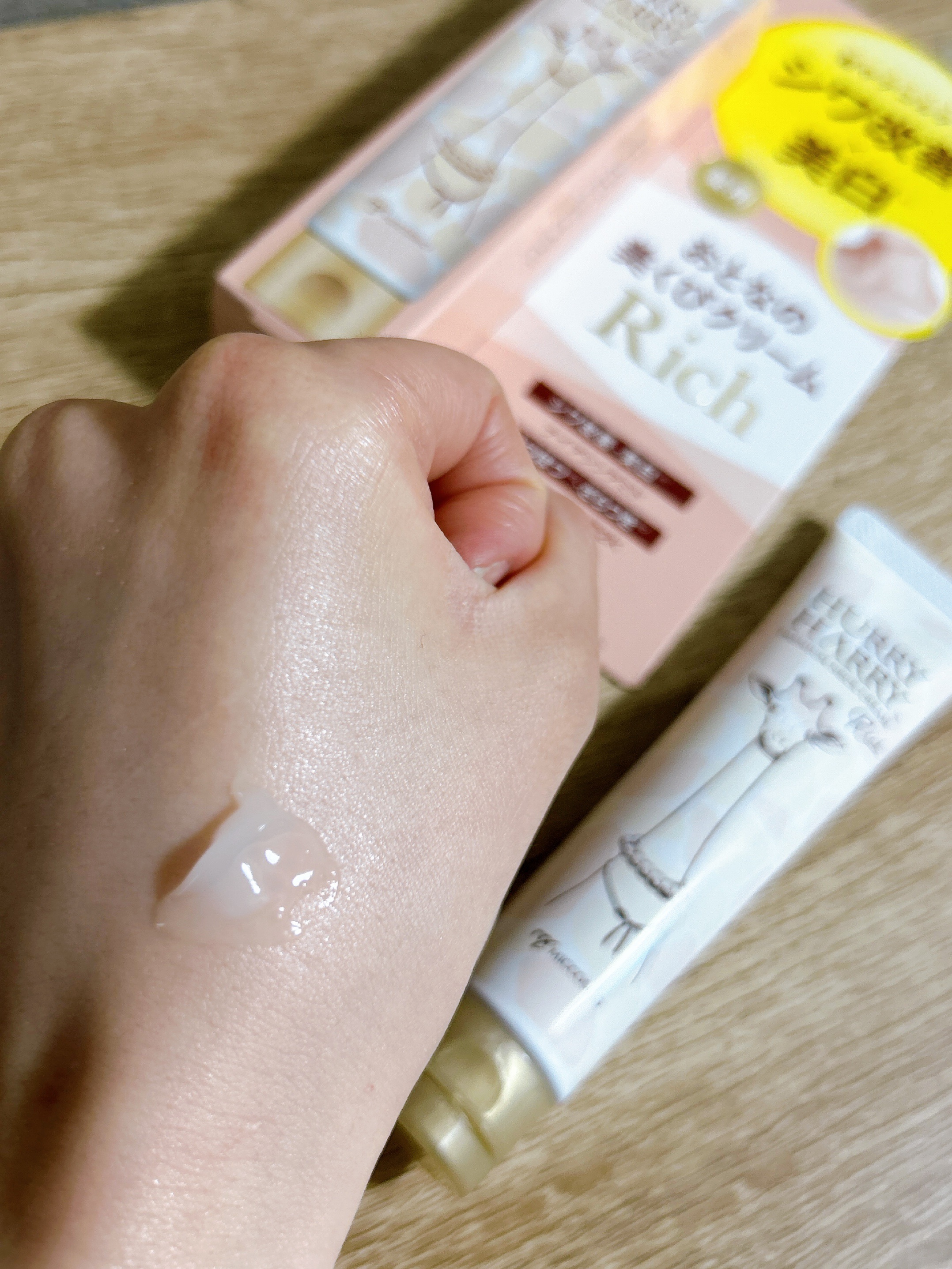 ハリーハリー 薬用おとなの美くびクリーム リッチ（医薬部外品）/ハリーハリー/ネック・デコルテケアを使ったクチコミ（3枚目）