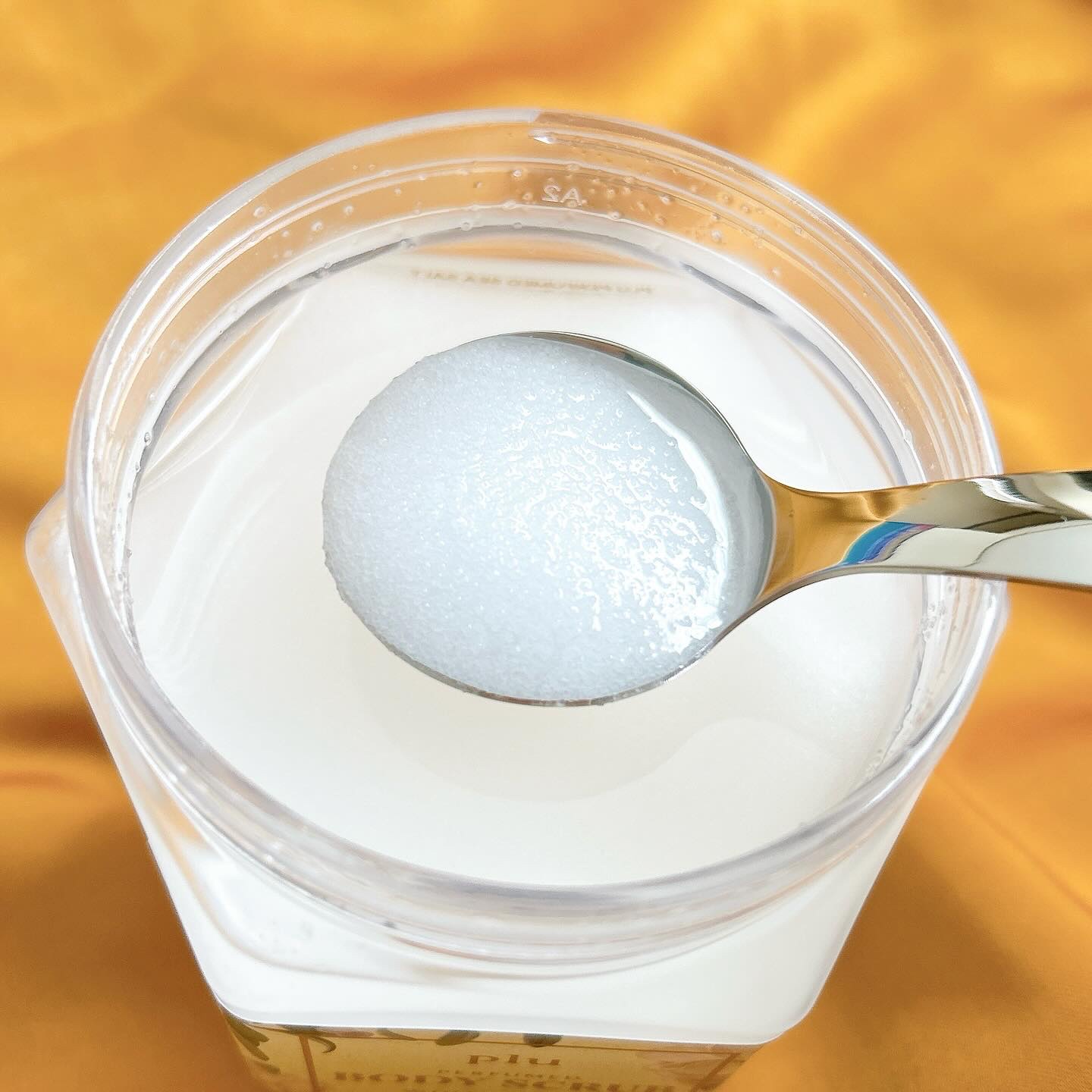 パヒュームドボディスクラブ ホワイトブラン/plu/ボディスクラブを使ったクチコミ（3枚目）