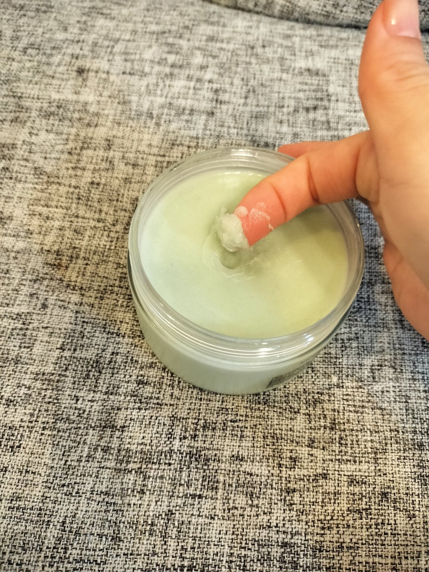 フレッシュクラウドスクラブ ゼラニウム&プリムローズ/アレンシア/ボディスクラブを使ったクチコミ(2枚目)